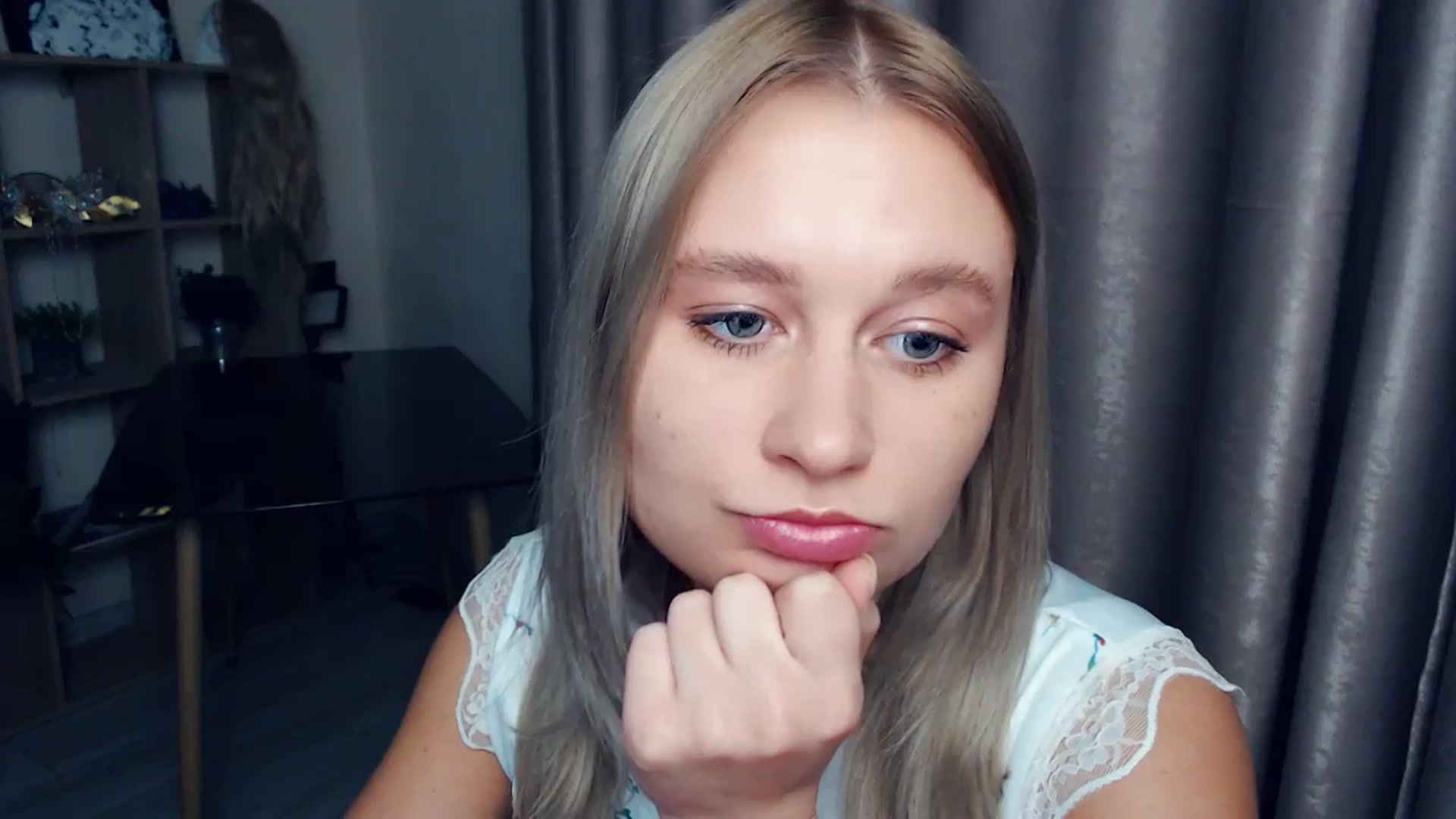 Gallery image thumbnail from Kukla_kolduna's myfreecams stream on, 12/05/2025, 17:07 image 19 of 20