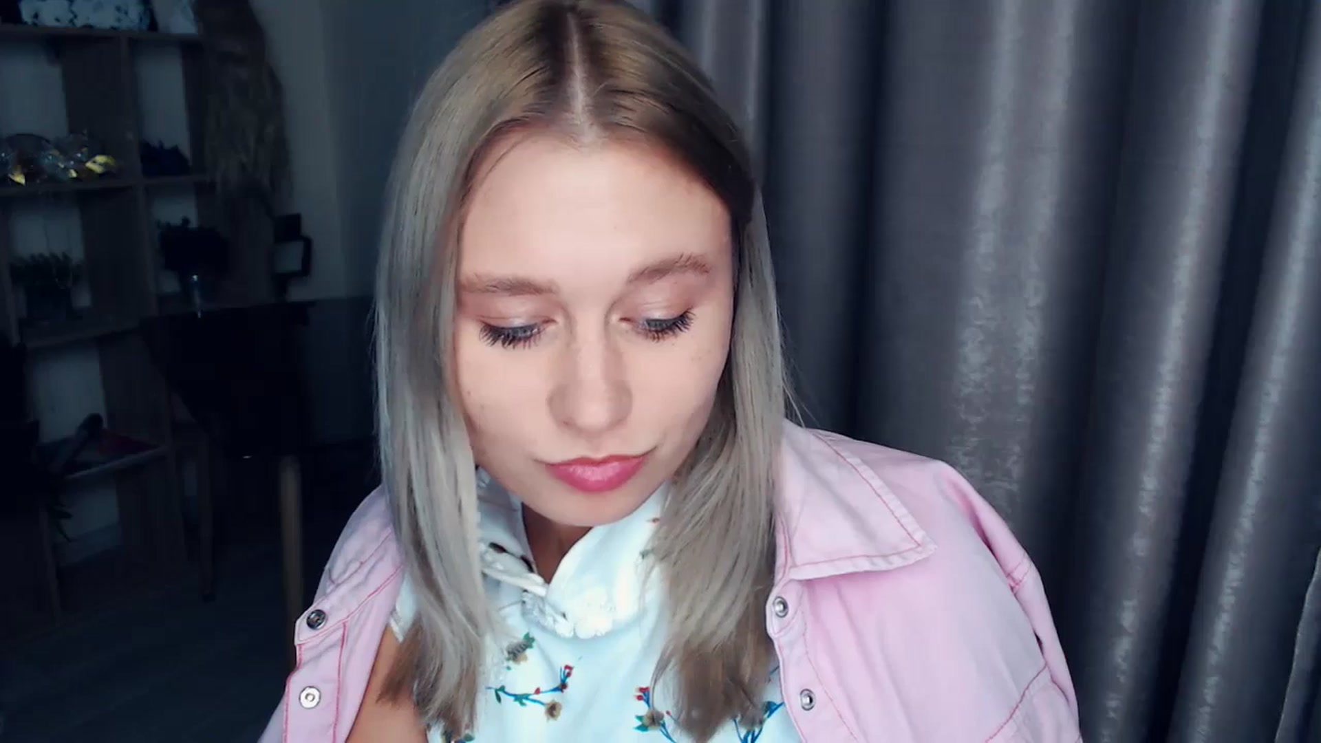 Gallery image thumbnail from Kukla_kolduna's myfreecams stream on, 12/05/2025, 18:34 image 8 of 20