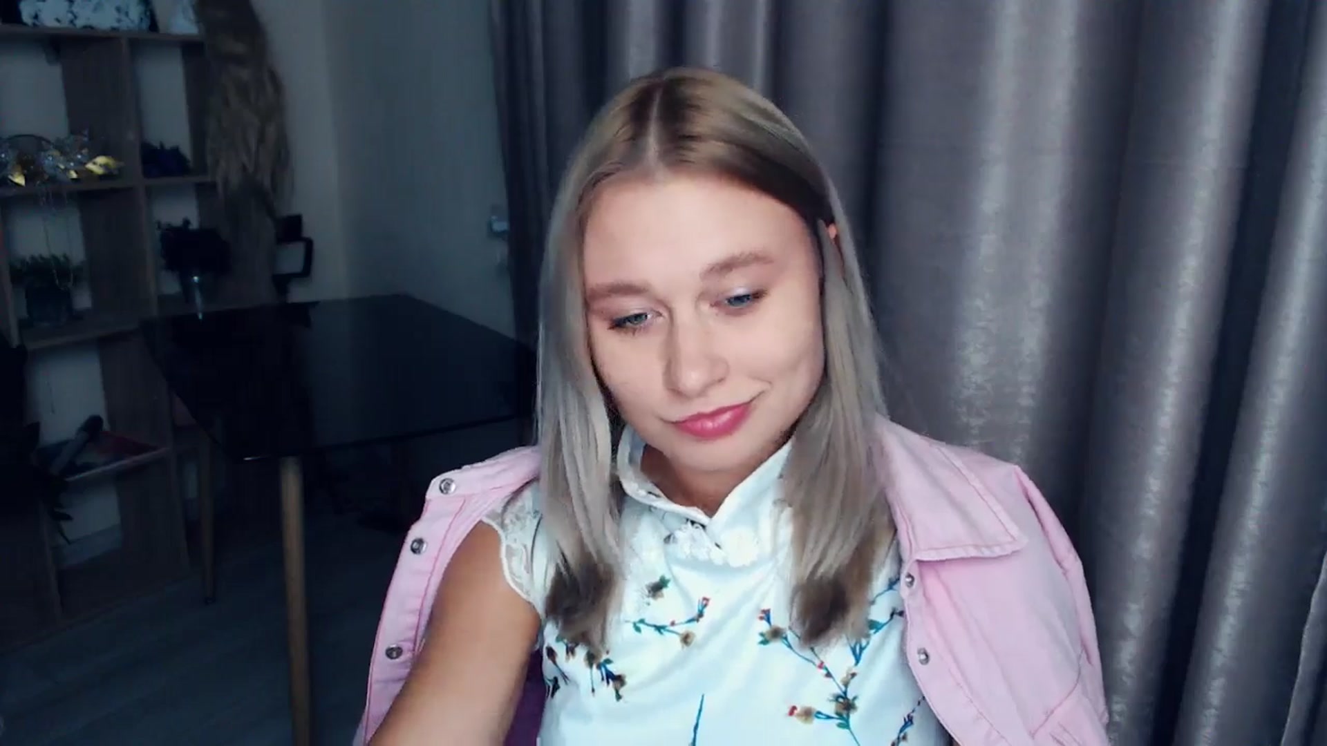 Gallery image thumbnail from Kukla_kolduna's myfreecams stream on, 12/05/2025, 18:34 image 4 of 20