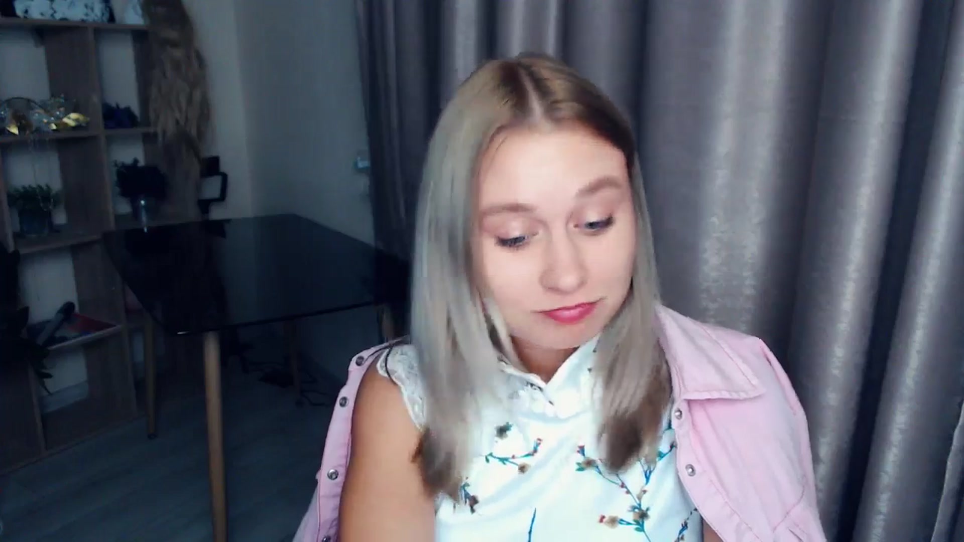 Gallery image thumbnail from Kukla_kolduna's myfreecams stream on, 12/05/2025, 18:34 image 5 of 20