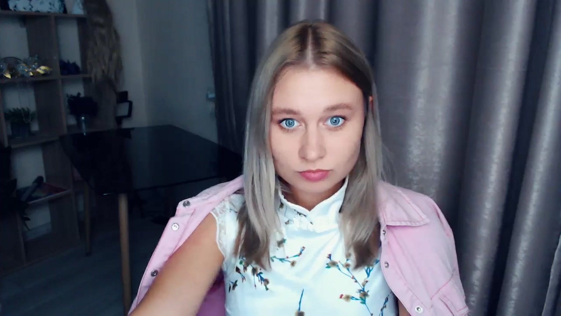 Gallery image thumbnail from Kukla_kolduna's myfreecams stream on, 12/05/2025, 18:34 image 12 of 20