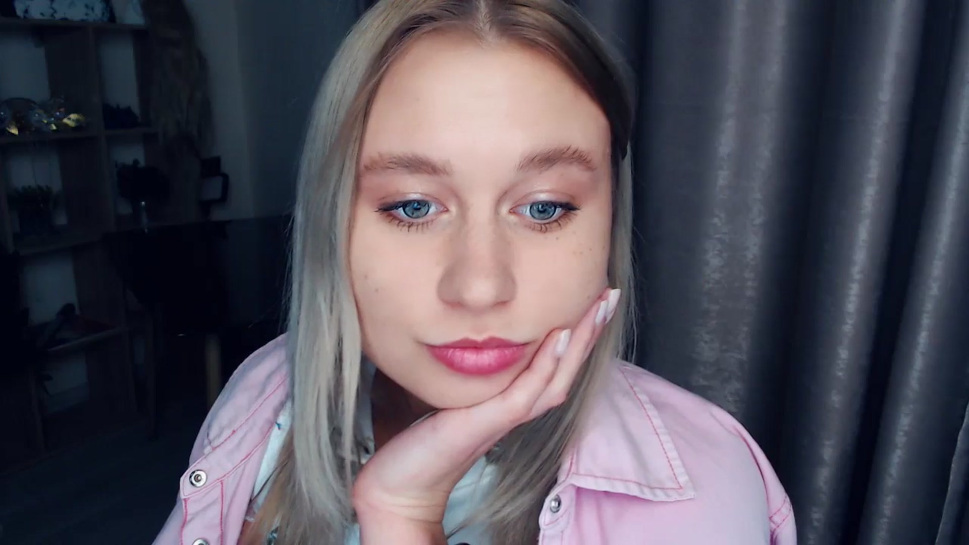 Gallery image thumbnail from Kukla_kolduna's myfreecams stream on, 12/05/2025, 18:34 image 6 of 20