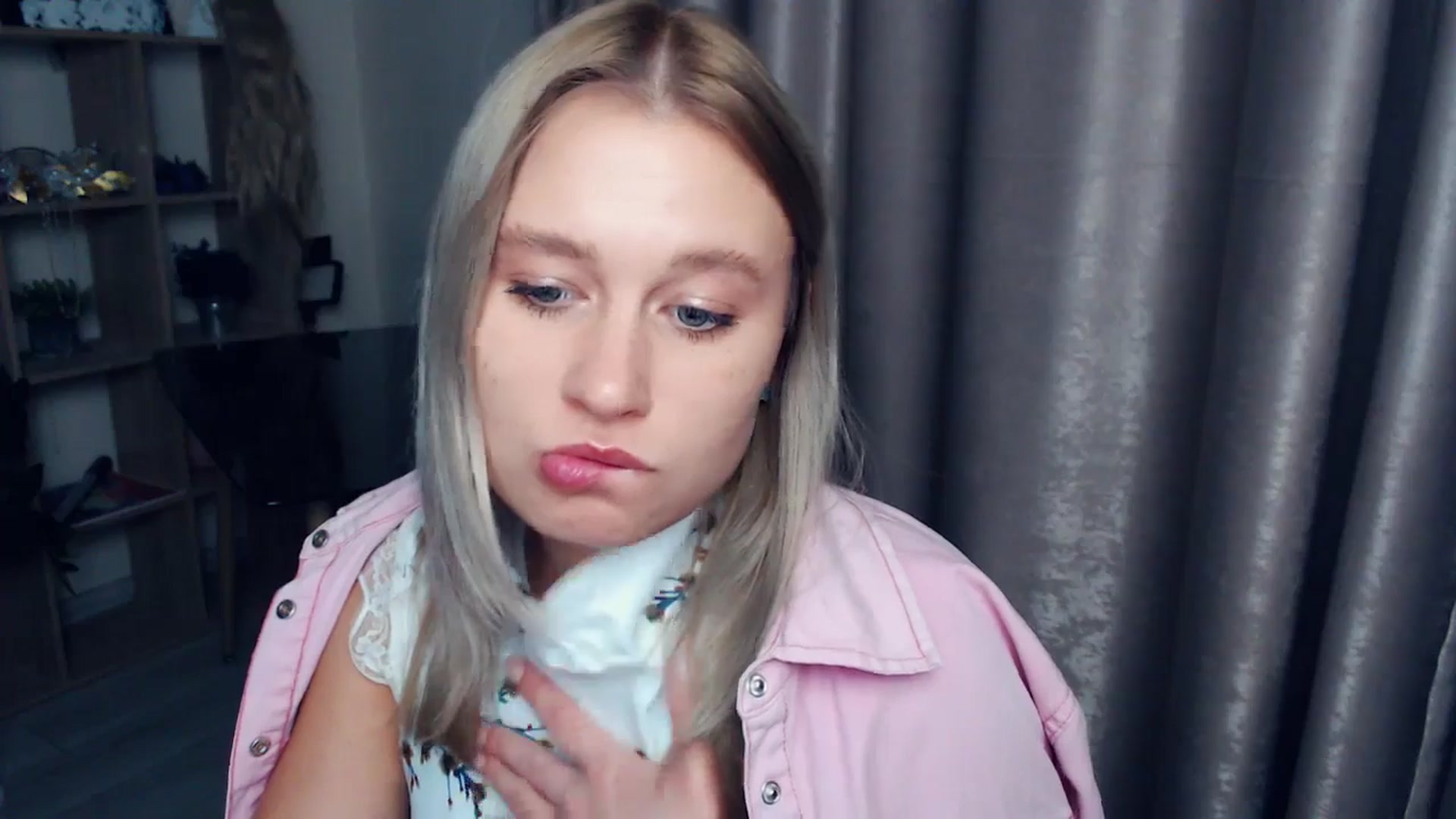 Gallery image thumbnail from Kukla_kolduna's myfreecams stream on, 12/05/2025, 18:34 image 19 of 20