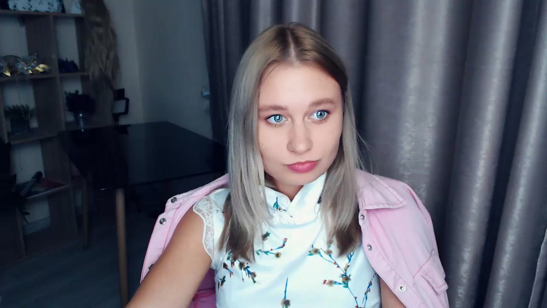 Gallery image thumbnail from Kukla_kolduna's myfreecams stream on, 12/05/2025, 18:34 image 15 of 20