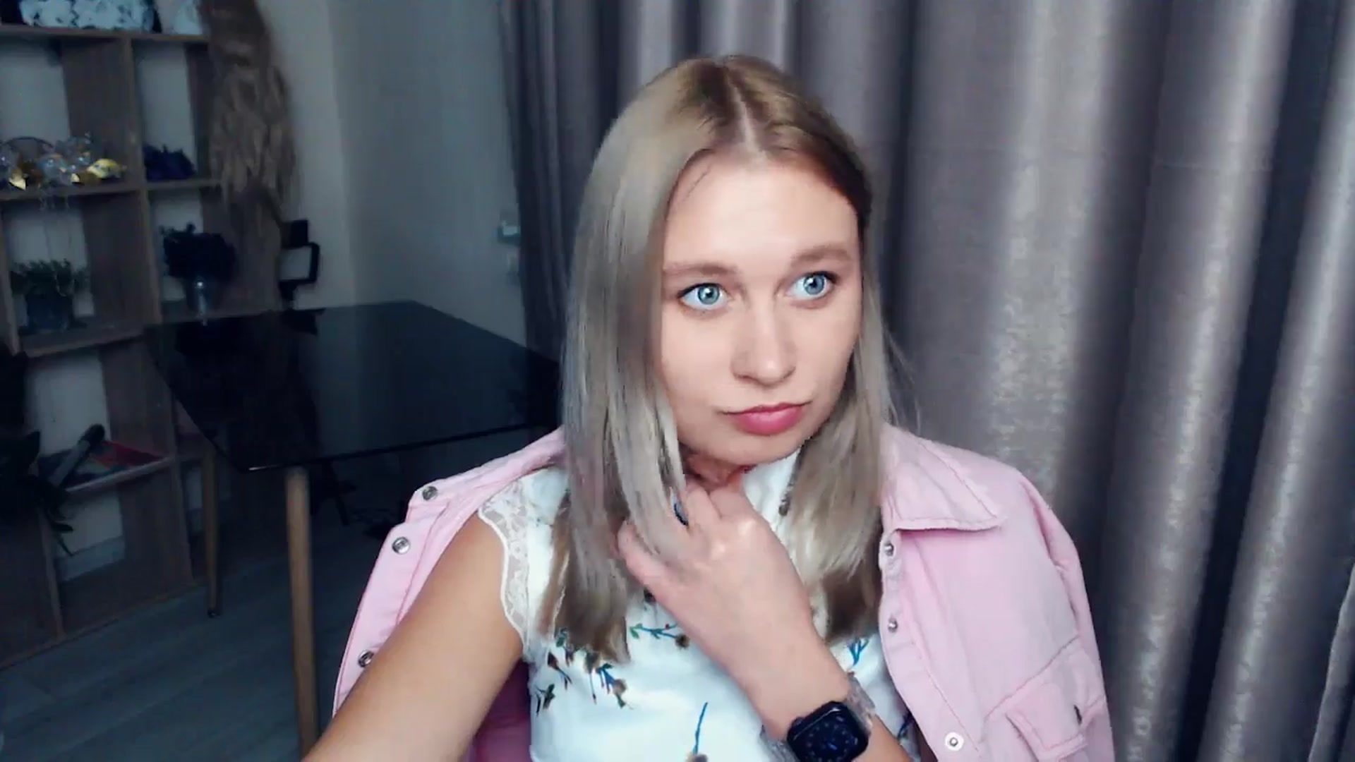 Gallery image thumbnail from Kukla_kolduna's myfreecams stream on, 12/05/2025, 18:34 image 14 of 20