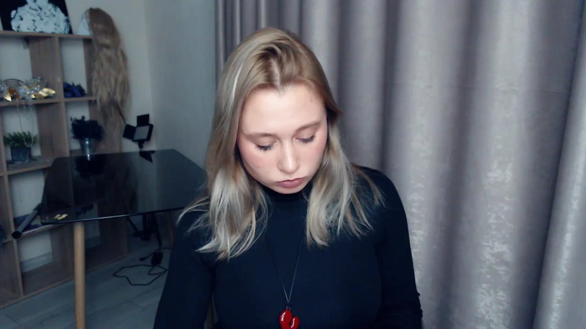 Gallery image thumbnail from Kukla_kolduna's myfreecams stream on, 12/07/2025, 17:51 image 20 of 20