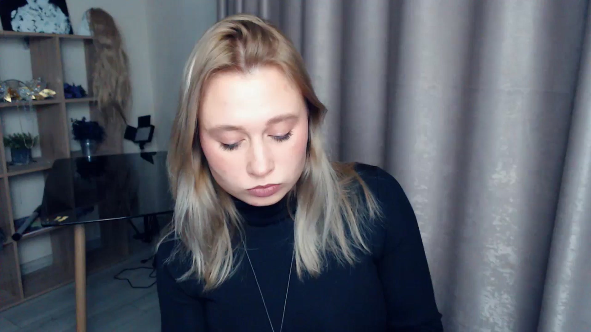 Gallery image thumbnail from Kukla_kolduna's myfreecams stream on, 12/07/2025, 17:51 image 19 of 20