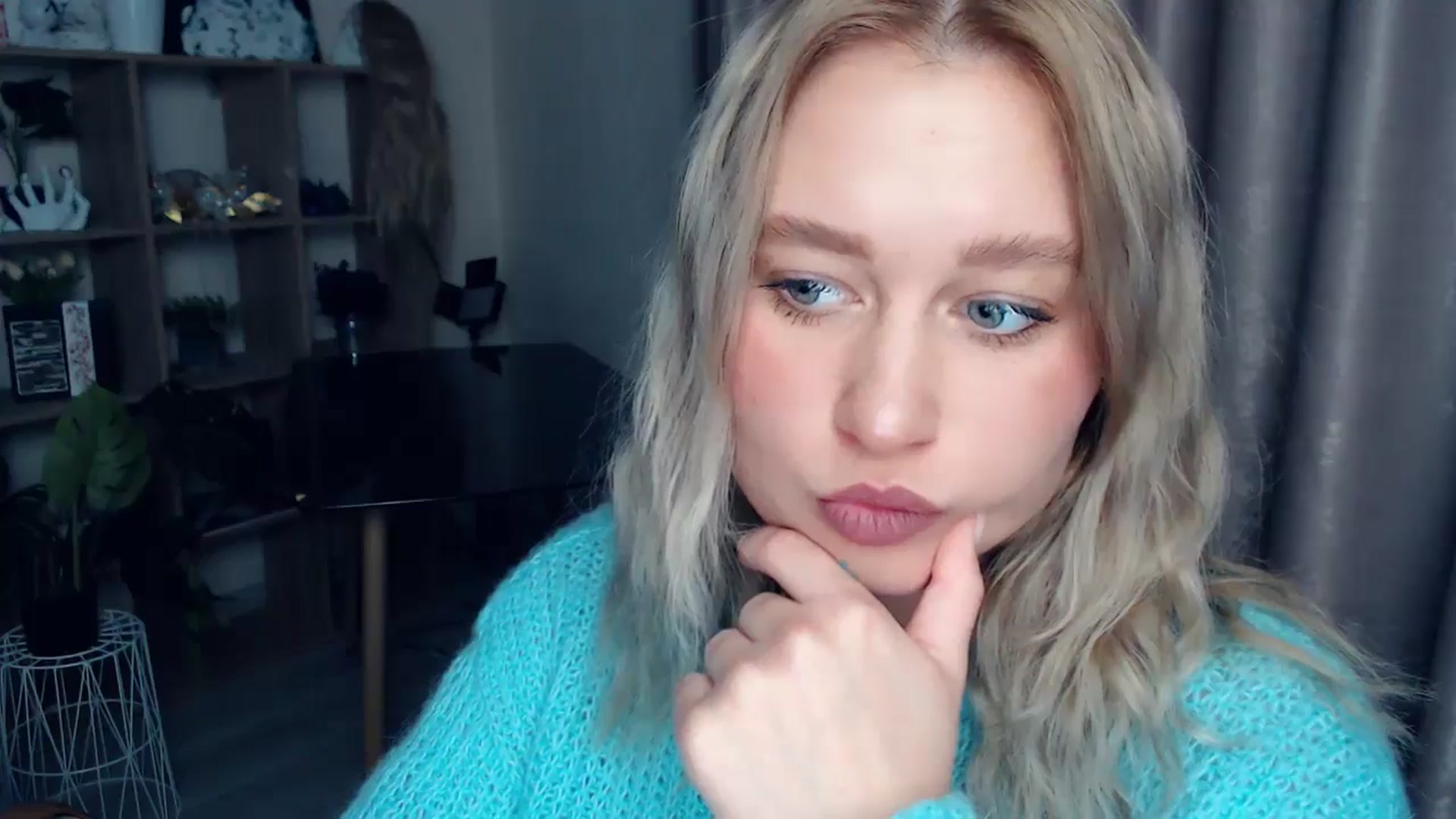 Gallery image thumbnail from Kukla_kolduna's myfreecams stream on, 12/10/2025, 19:00 image 14 of 20