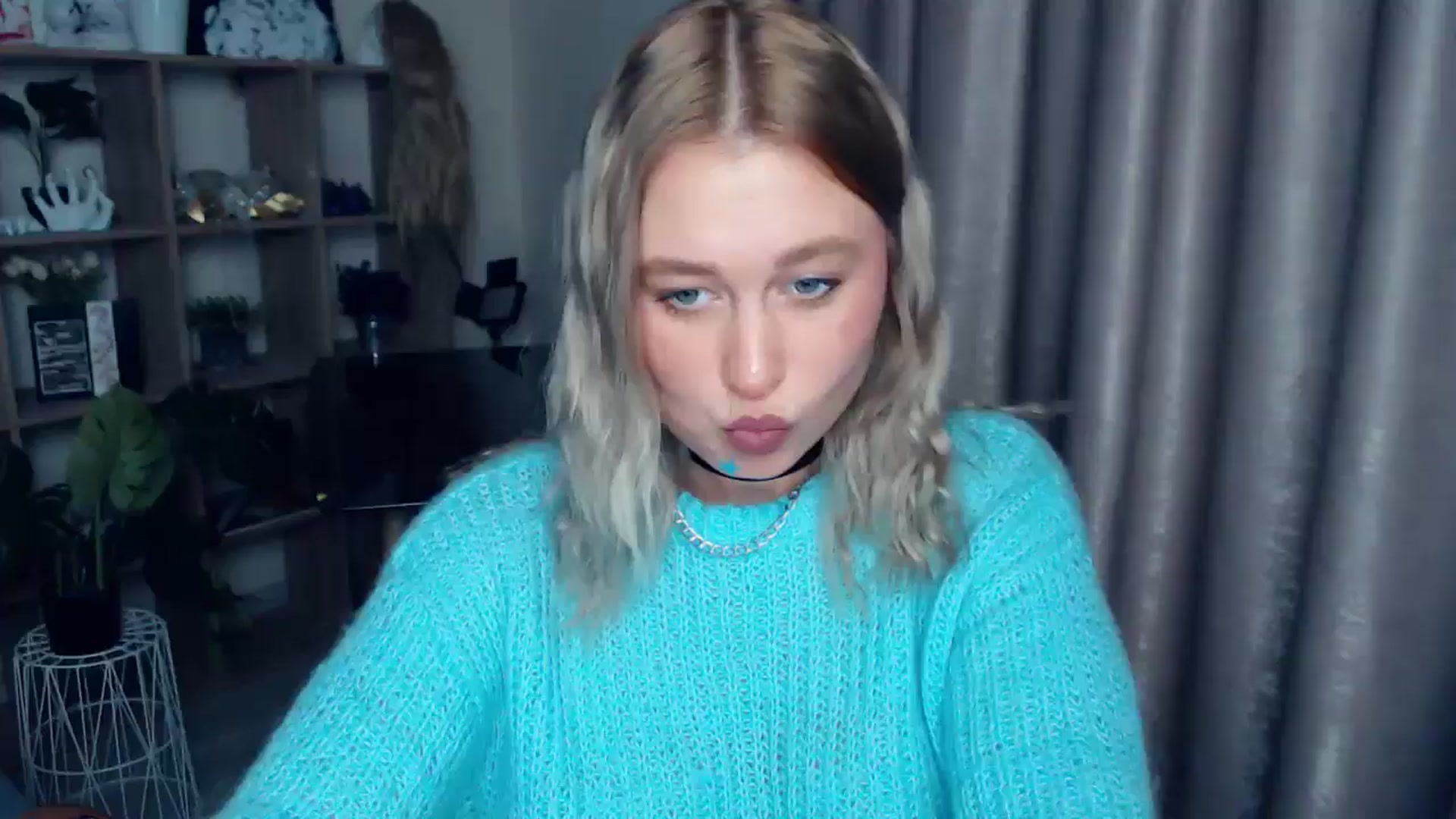 Gallery image thumbnail from Kukla_kolduna's myfreecams stream on, 12/10/2025, 19:00 image 10 of 20