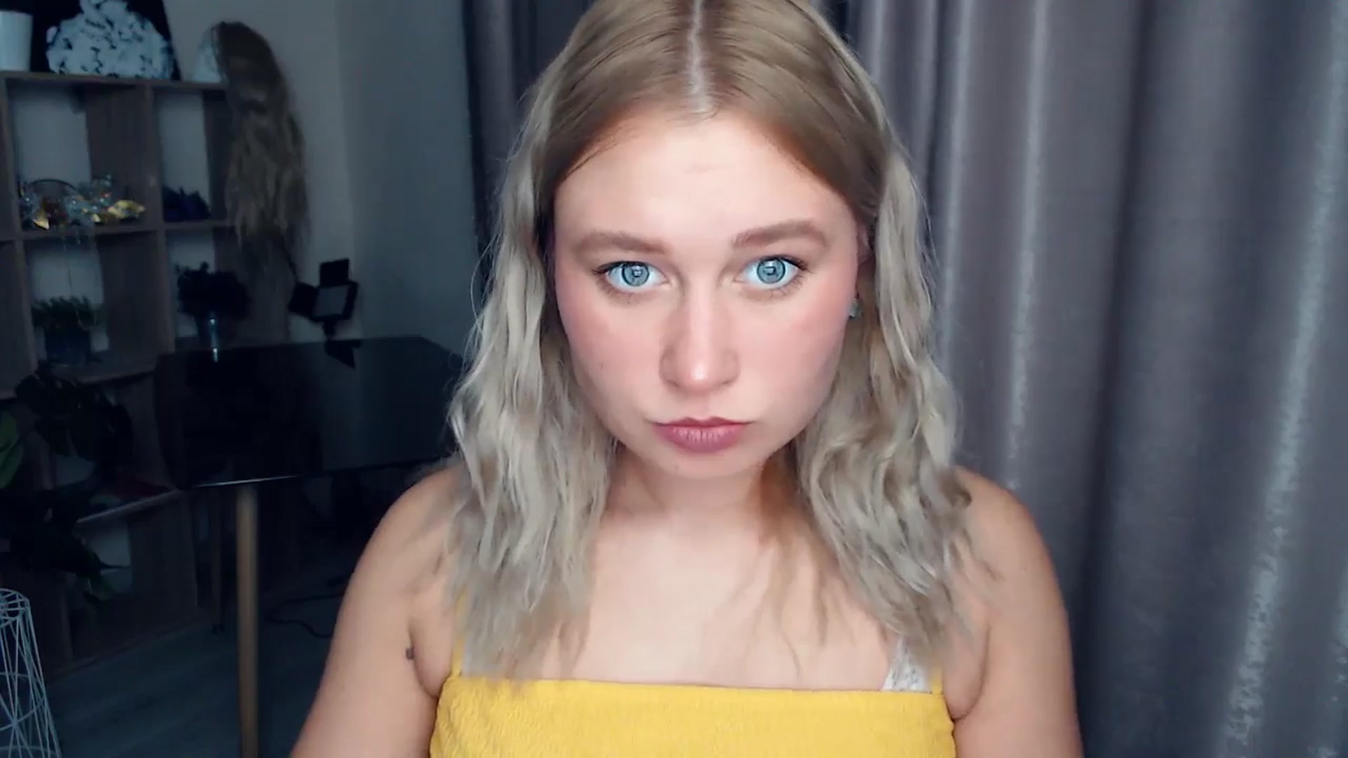 Gallery image thumbnail from Kukla_kolduna's myfreecams stream on, 12/11/2025, 18:08 image 4 of 20
