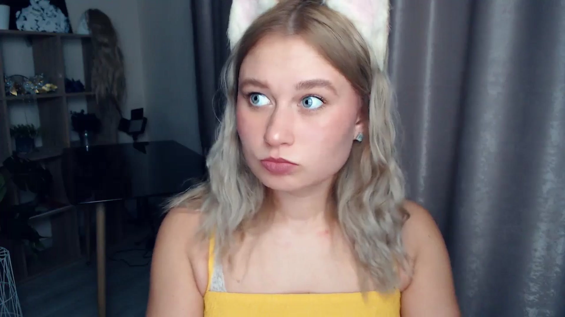 Gallery image thumbnail from Kukla_kolduna's myfreecams stream on, 12/11/2025, 18:08 image 8 of 20