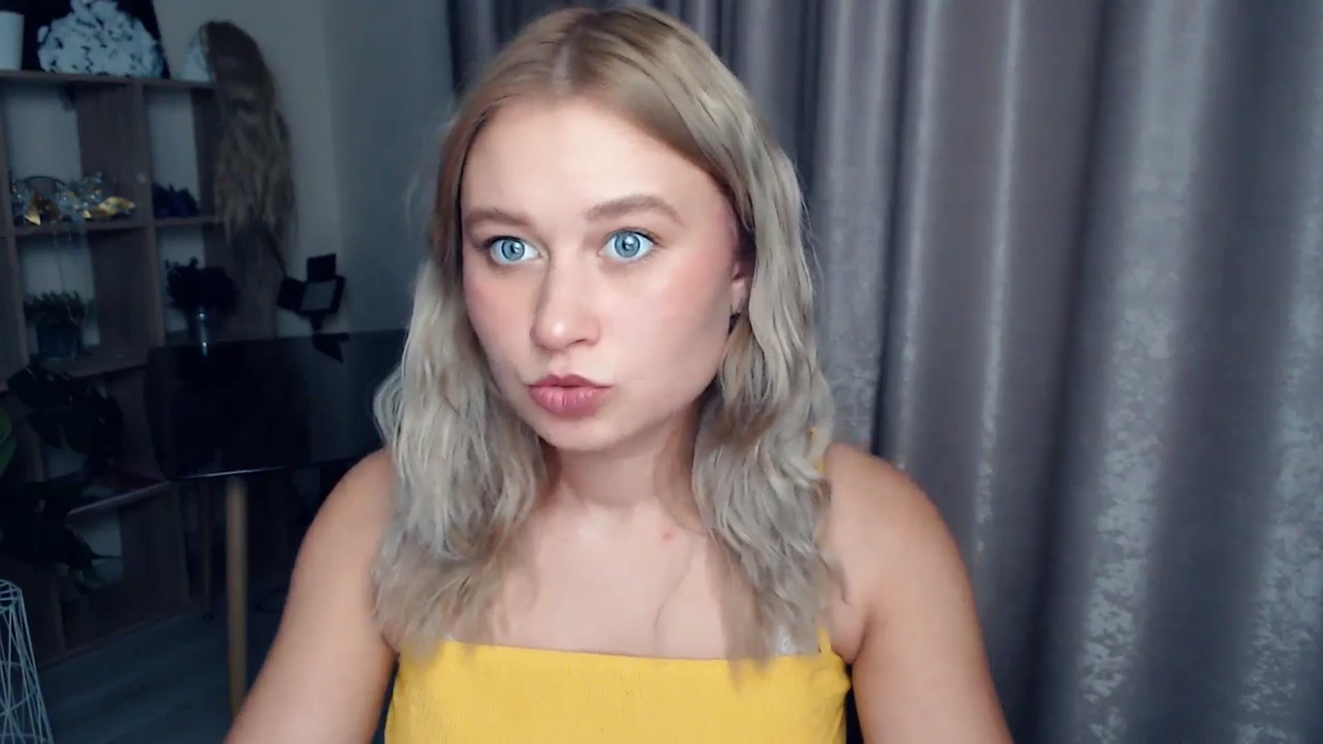 Gallery image thumbnail from Kukla_kolduna's myfreecams stream on, 12/11/2025, 18:08 image 13 of 20