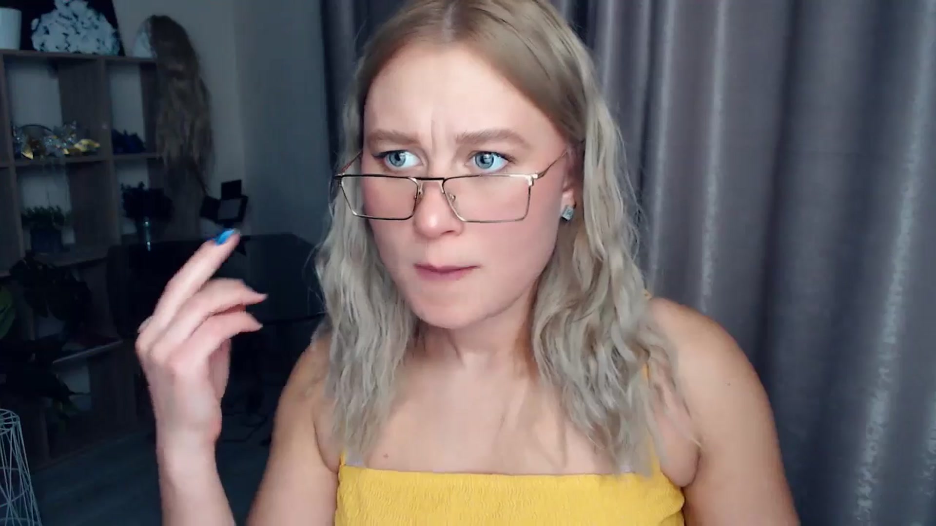 Gallery image thumbnail from Kukla_kolduna's myfreecams stream on, 12/11/2025, 18:08 image 2 of 20