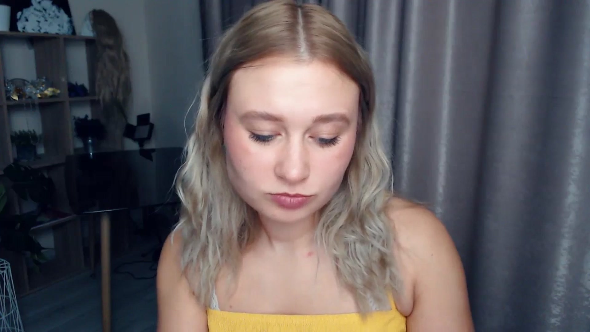 Gallery image thumbnail from Kukla_kolduna's myfreecams stream on, 12/11/2025, 18:08 image 12 of 20