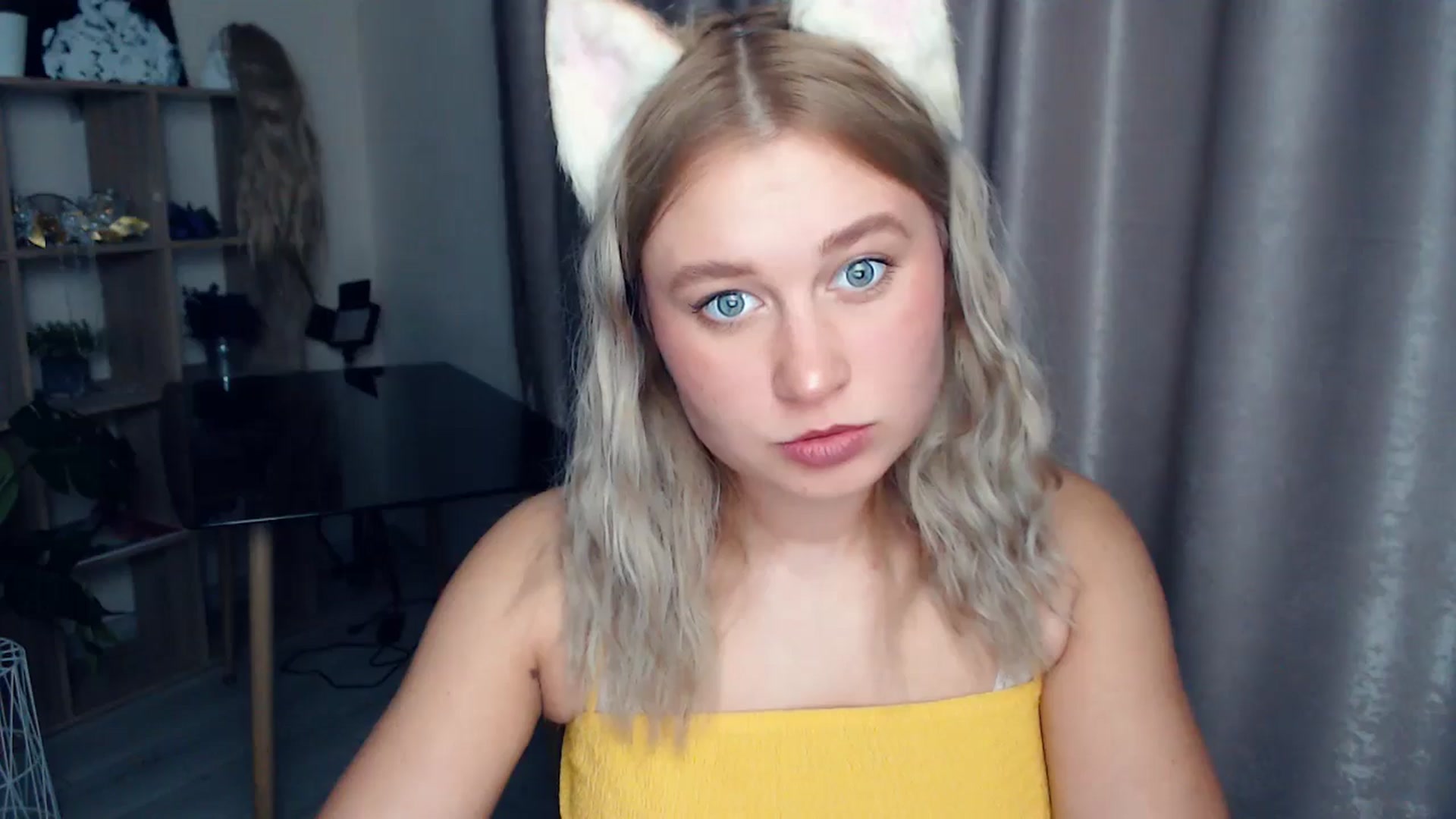 Gallery image thumbnail from Kukla_kolduna's myfreecams stream on, 12/11/2025, 18:08 image 7 of 20