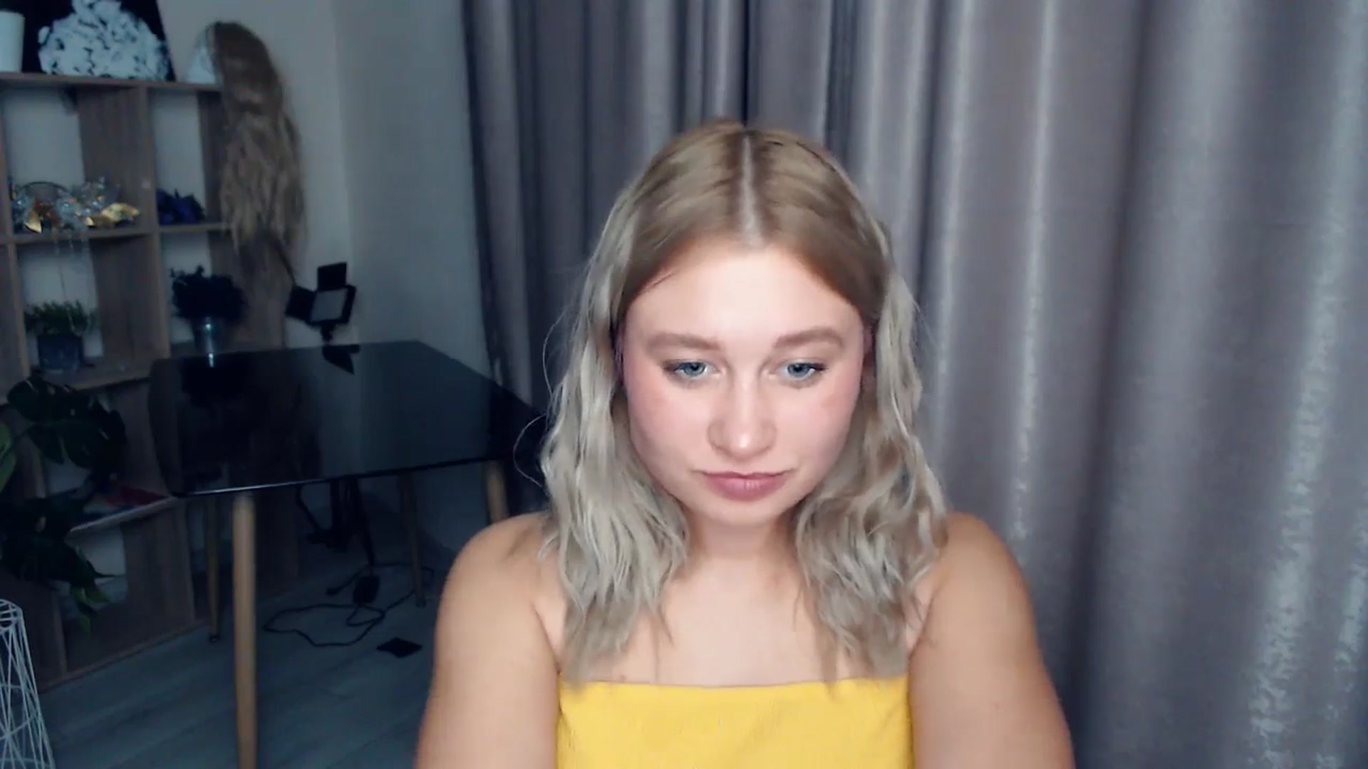 Gallery image thumbnail from Kukla_kolduna's myfreecams stream on, 12/11/2025, 18:08 image 11 of 20