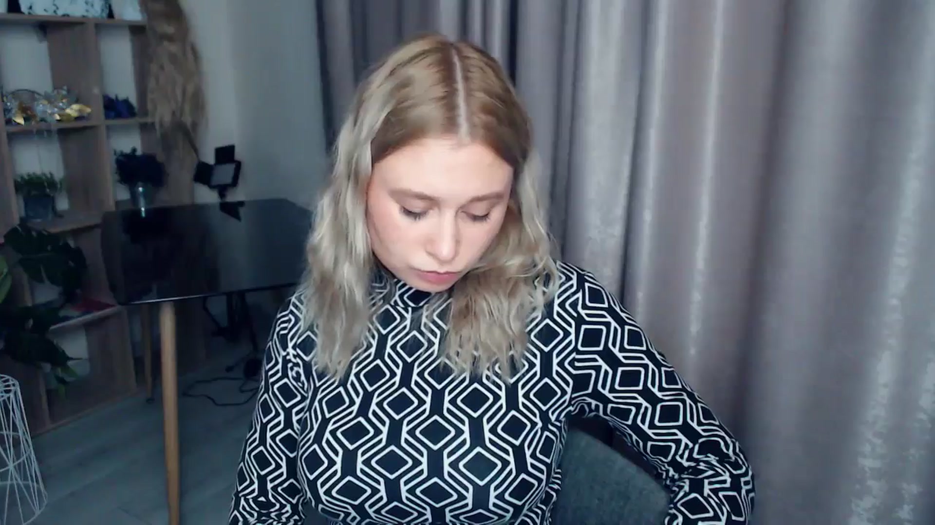 Gallery image thumbnail from Kukla_kolduna's myfreecams stream on, 12/11/2025, 19:06 image 13 of 20