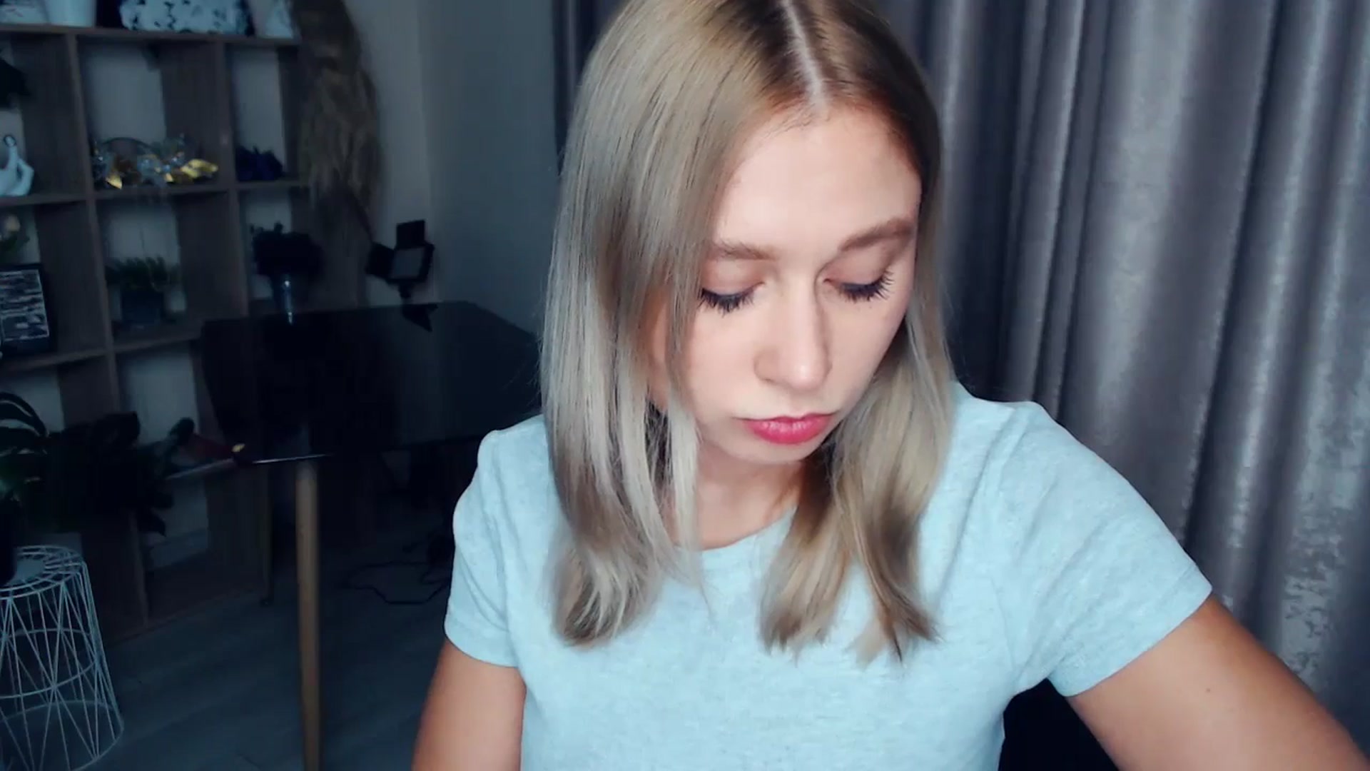 Gallery image thumbnail from Kukla_kolduna's myfreecams stream on, 12/12/2025, 16:30 image 17 of 20