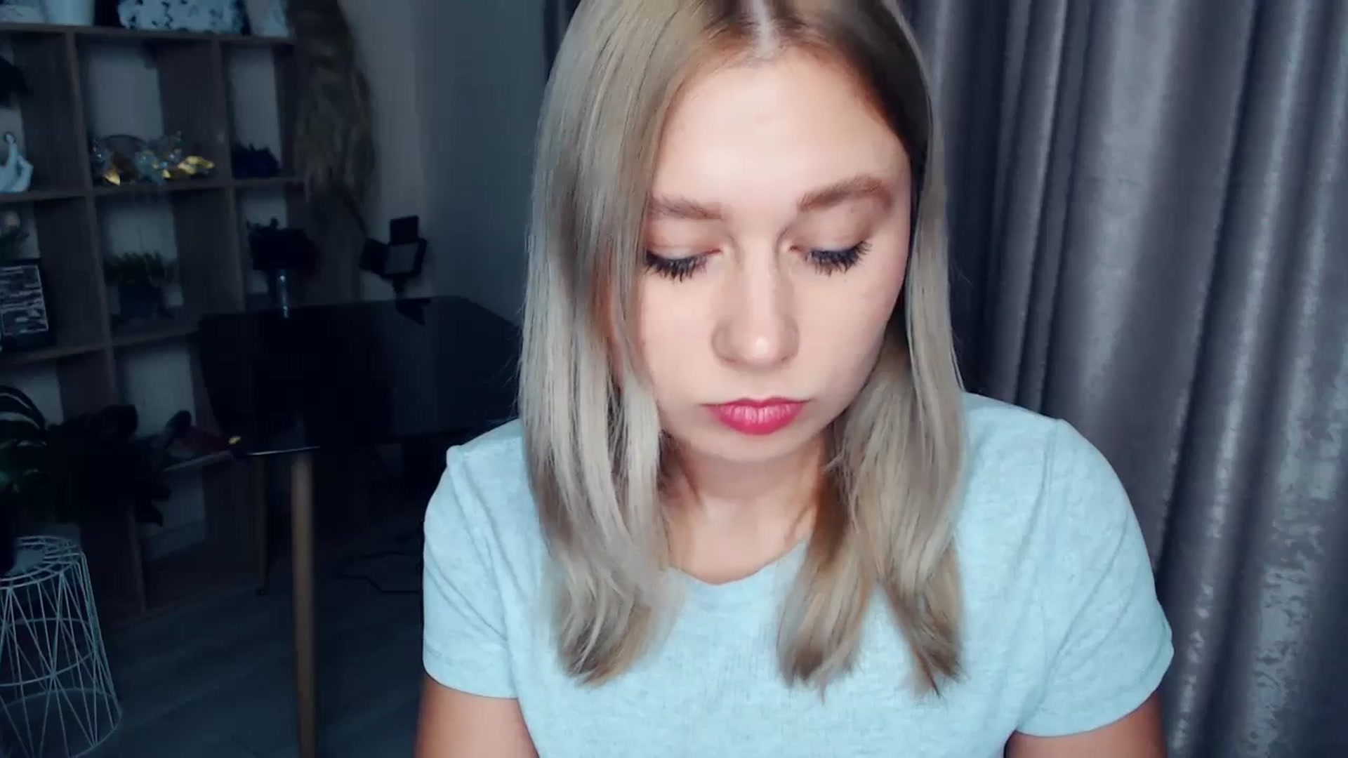 Gallery image thumbnail from Kukla_kolduna's myfreecams stream on, 12/12/2025, 16:30 image 18 of 20