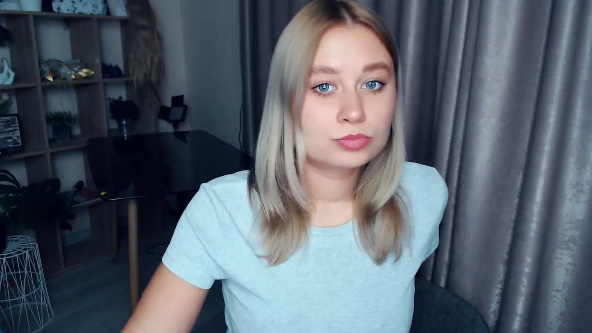 Gallery image thumbnail from Kukla_kolduna's myfreecams stream on, 12/12/2025, 16:30 image 9 of 20