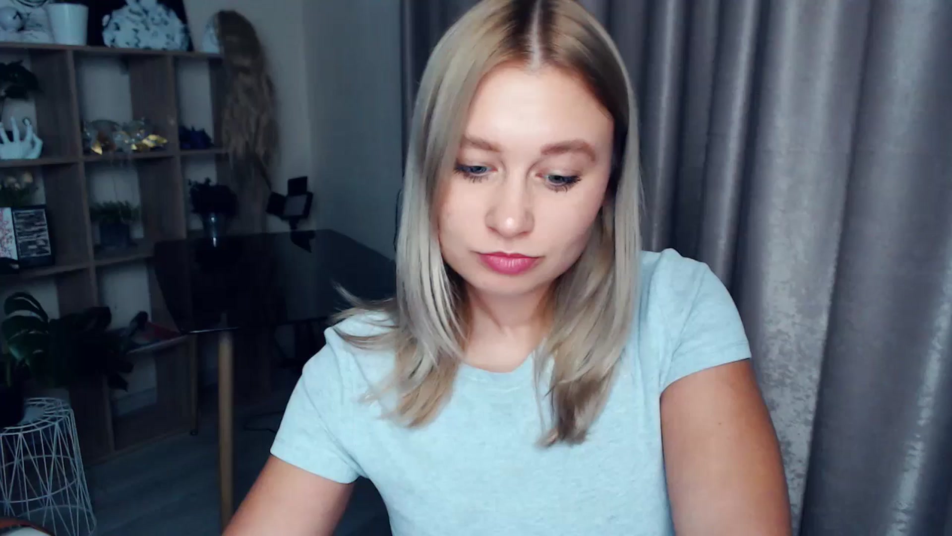 Gallery image thumbnail from Kukla_kolduna's myfreecams stream on, 12/12/2025, 19:06 image 19 of 20