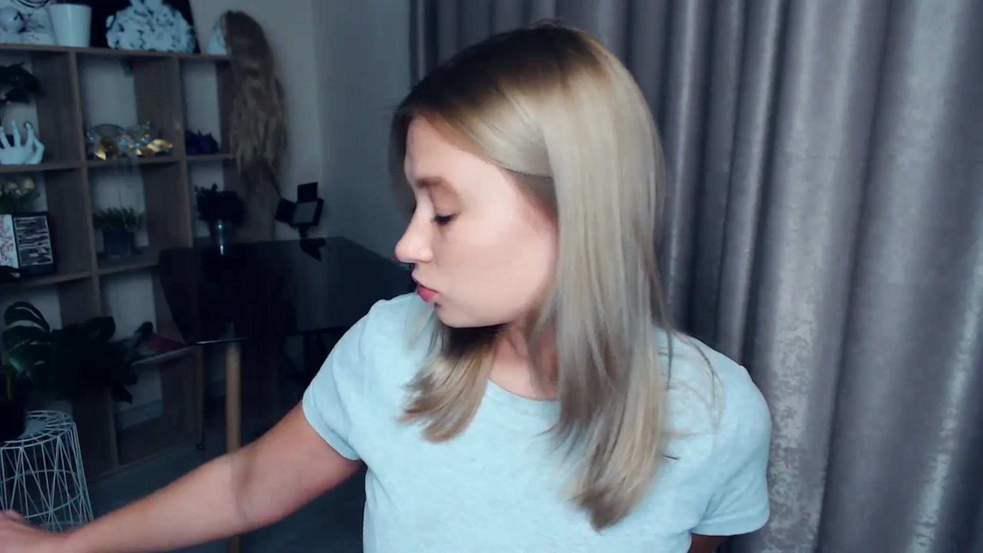 Gallery image thumbnail from Kukla_kolduna's myfreecams stream on, 12/12/2025, 19:06 image 13 of 20