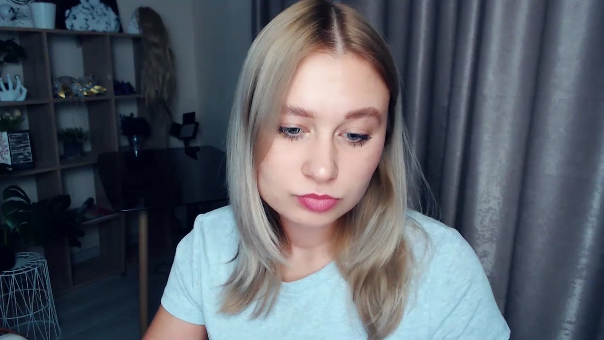 Gallery image thumbnail from Kukla_kolduna's myfreecams stream on, 12/12/2025, 19:06 image 12 of 20