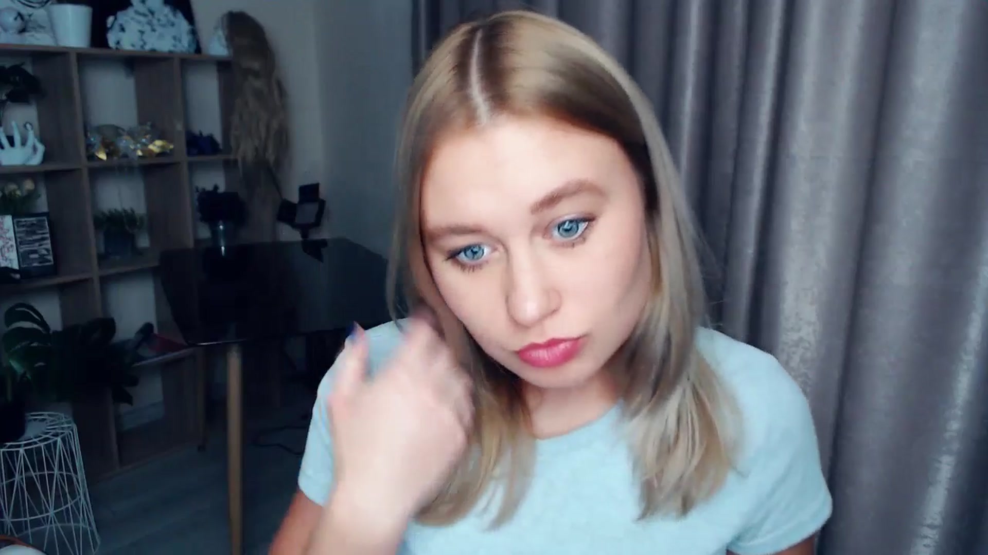 Gallery image thumbnail from Kukla_kolduna's myfreecams stream on, 12/12/2025, 19:06 image 9 of 20