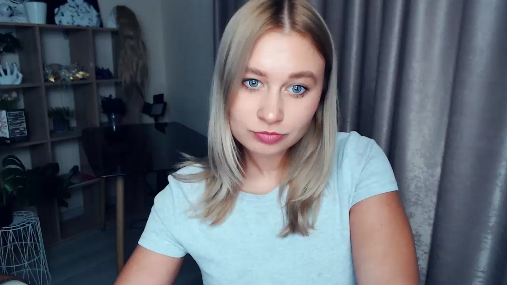 Gallery image thumbnail from Kukla_kolduna's myfreecams stream on, 12/12/2025, 19:06 image 18 of 20