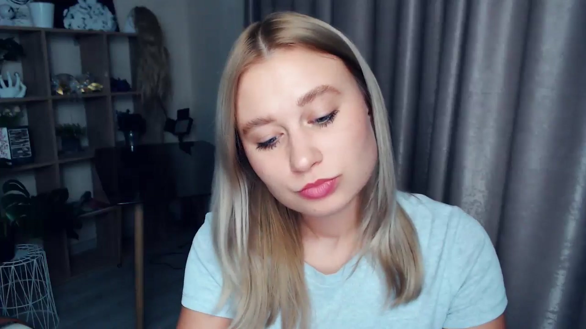 Gallery image thumbnail from Kukla_kolduna's myfreecams stream on, 12/12/2025, 19:06 image 17 of 20