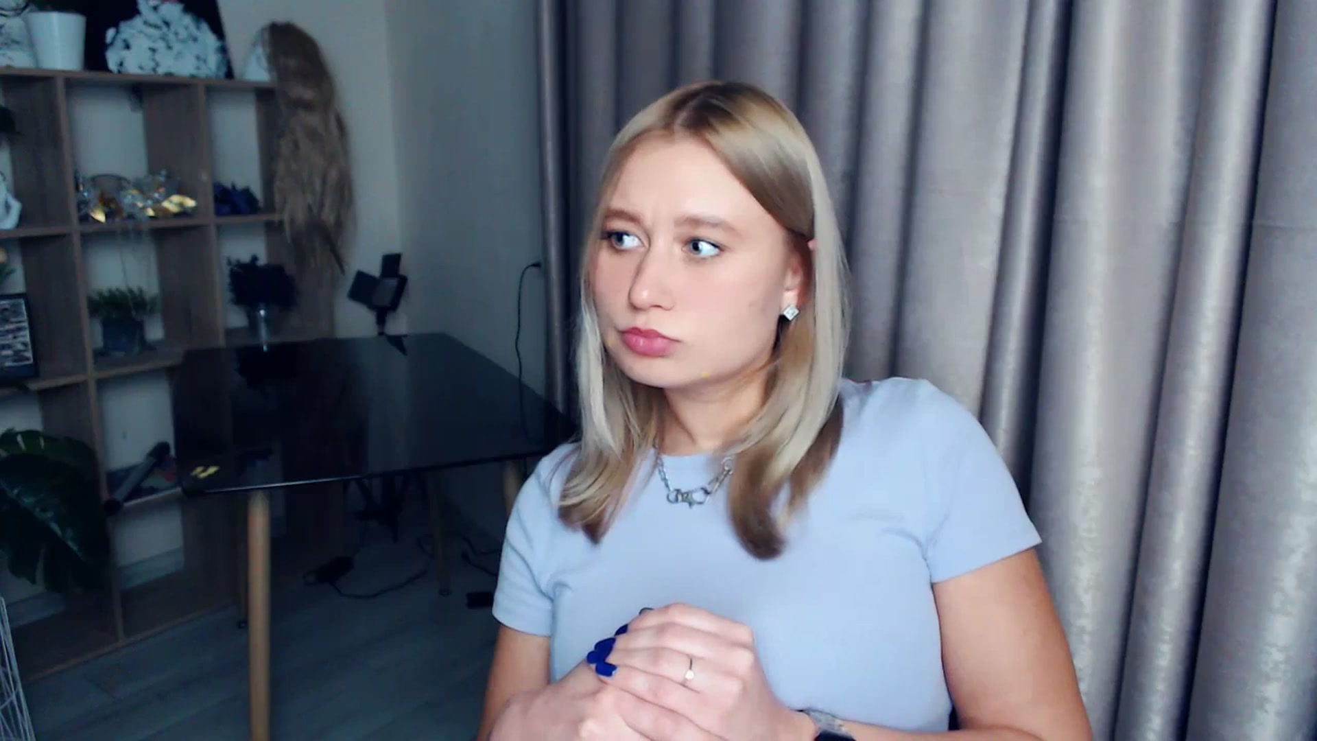 Gallery image thumbnail from Kukla_kolduna's myfreecams stream on, 12/13/2025, 18:43 image 7 of 20
