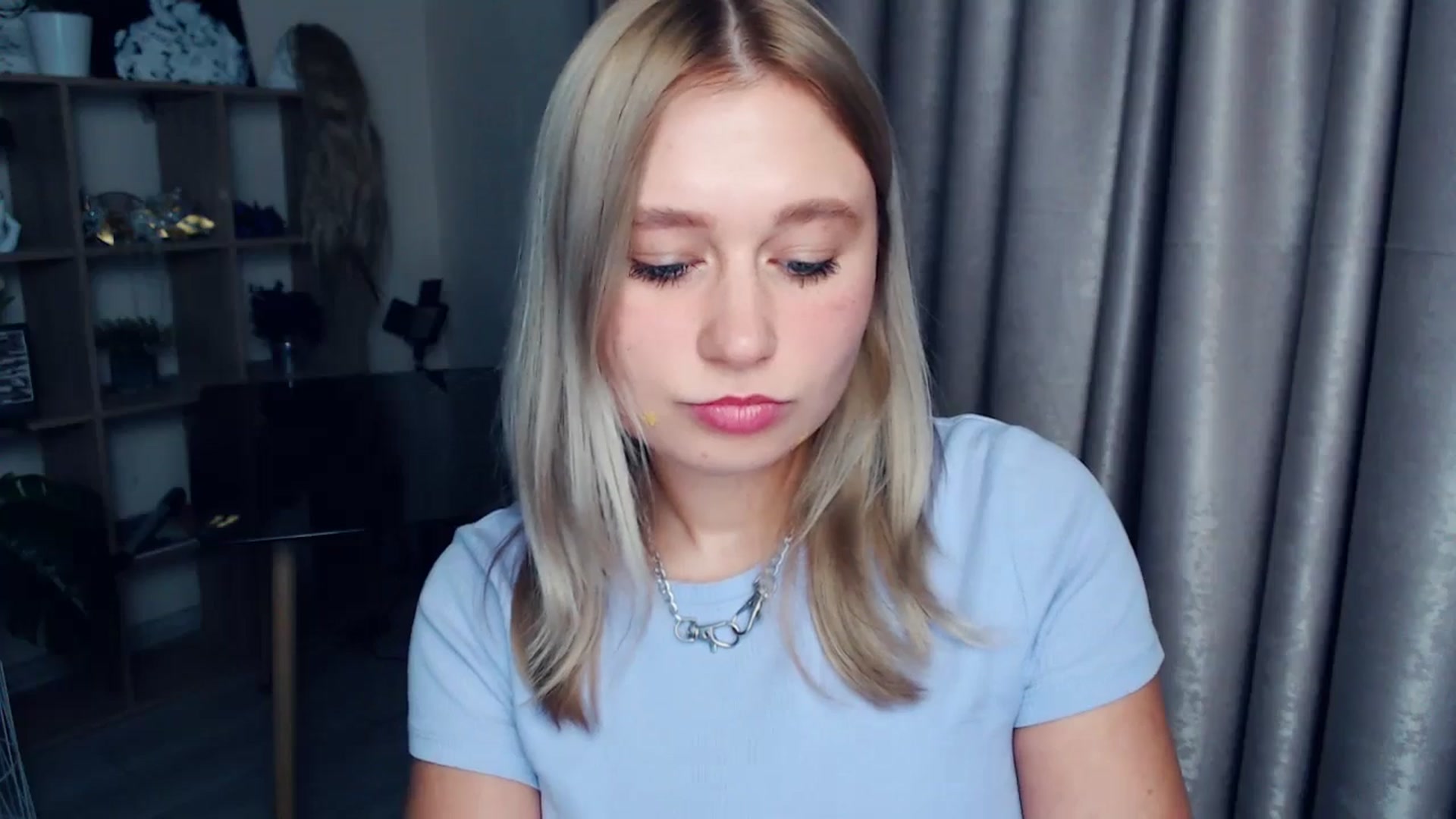 Gallery image thumbnail from Kukla_kolduna's myfreecams stream on, 12/13/2025, 18:43 image 4 of 20