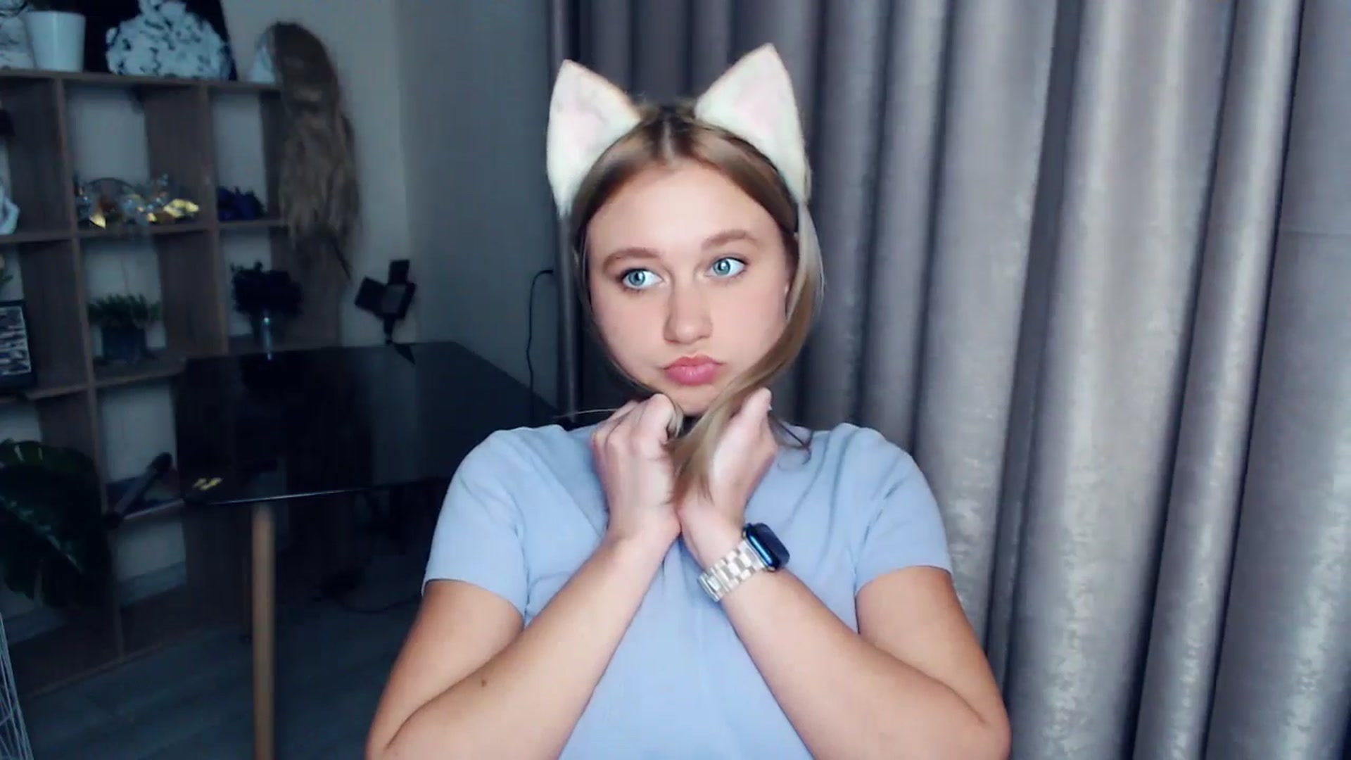 Gallery image thumbnail from Kukla_kolduna's myfreecams stream on, 12/13/2025, 18:43 image 10 of 20
