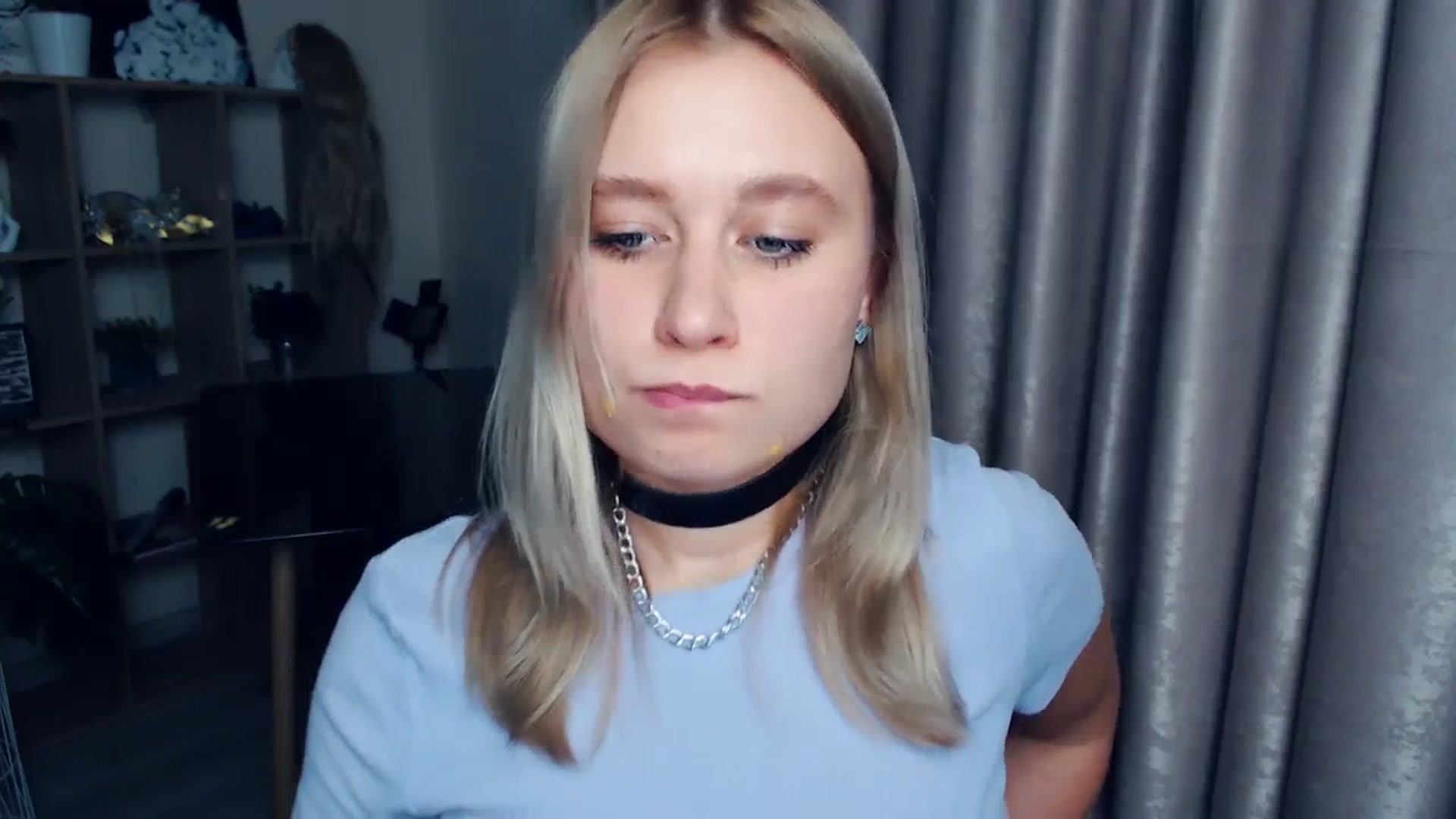 Gallery image thumbnail from Kukla_kolduna's myfreecams stream on, 12/13/2025, 18:43 image 19 of 20