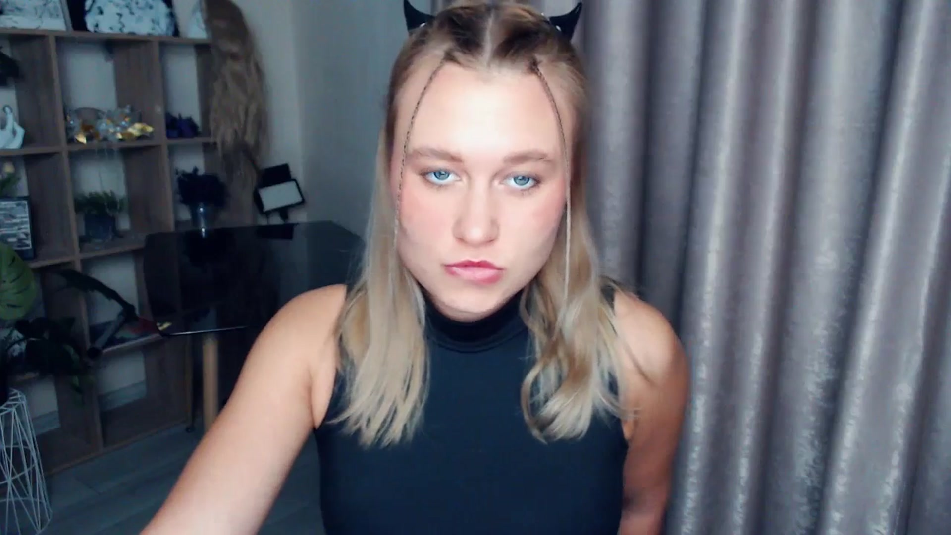 Gallery image thumbnail from Kukla_kolduna's myfreecams stream on, 12/17/2025, 17:18 image 19 of 20