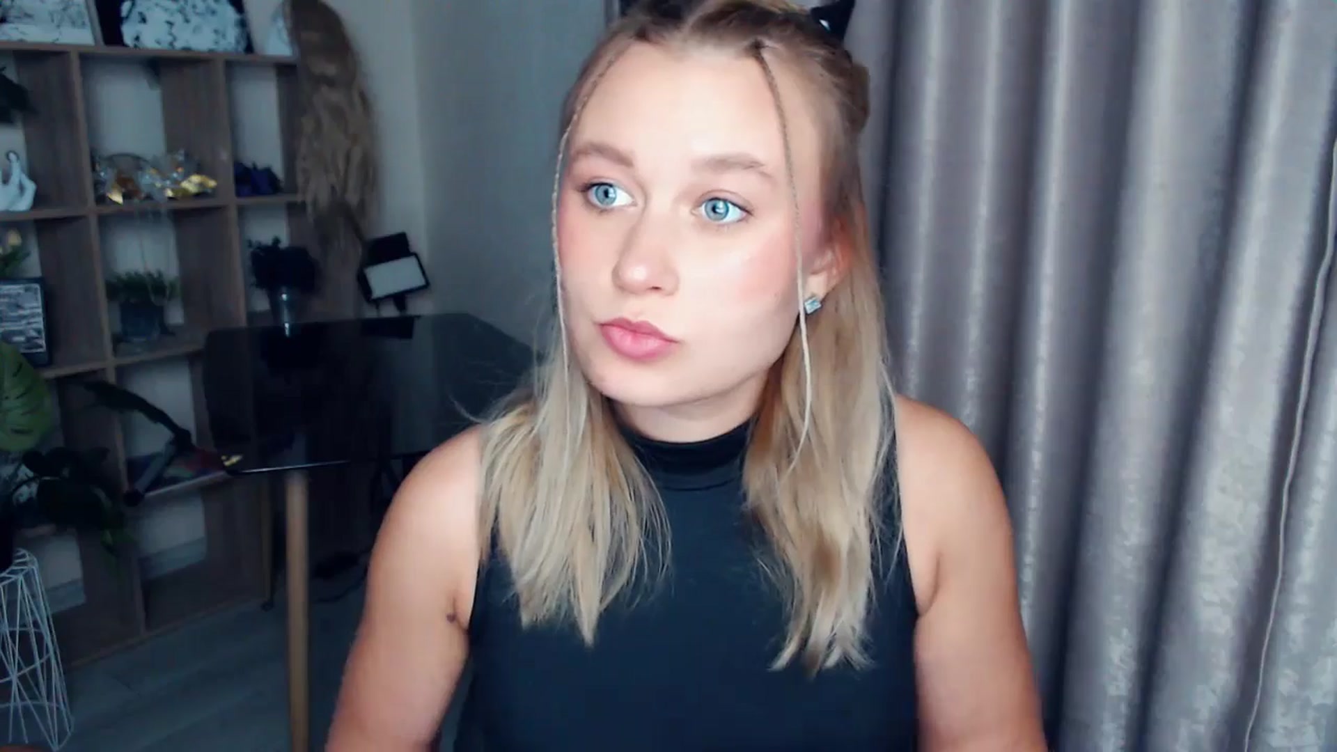 Gallery image thumbnail from Kukla_kolduna's myfreecams stream on, 12/17/2025, 17:18 image 2 of 20