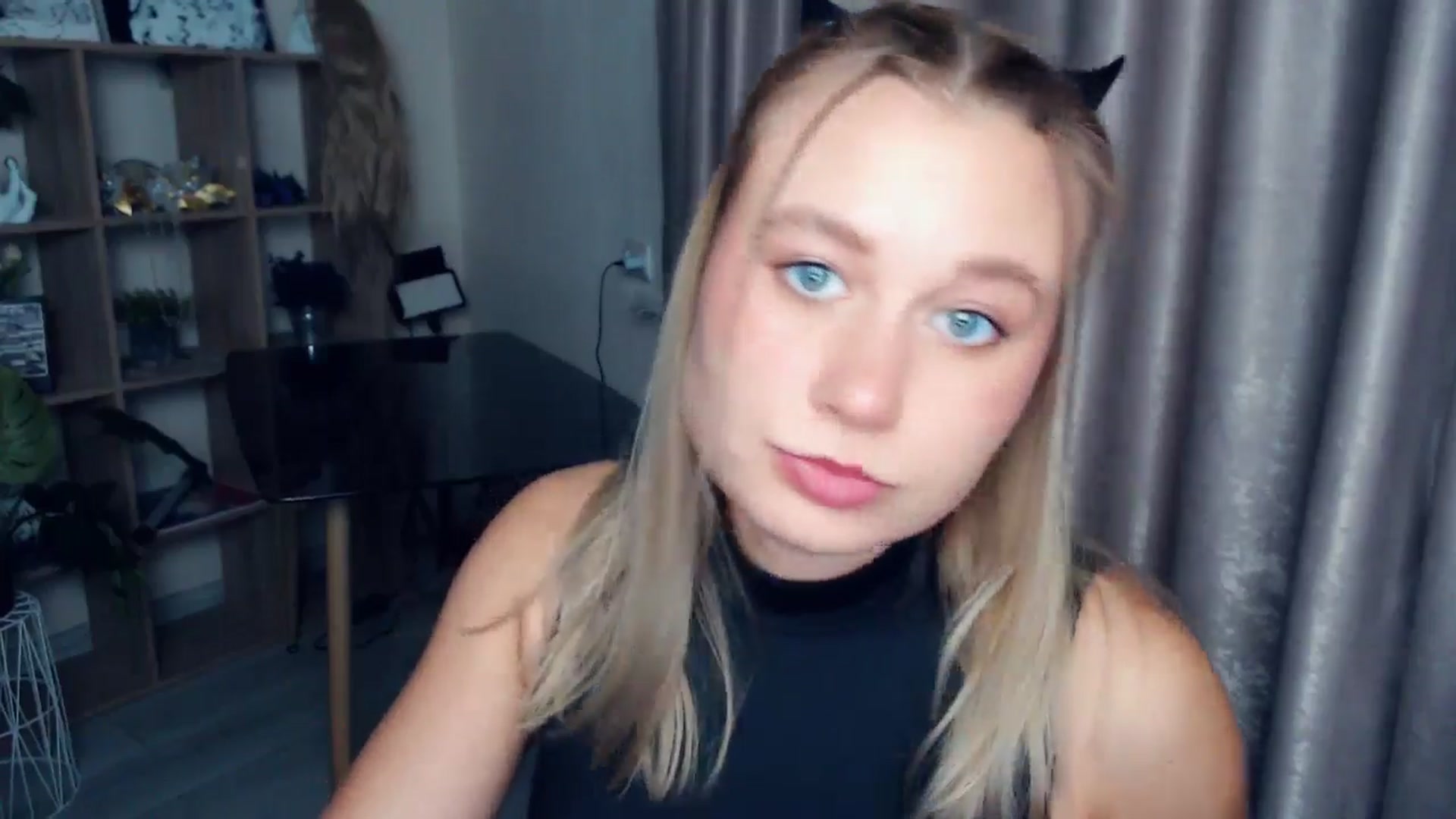 Gallery image thumbnail from Kukla_kolduna's myfreecams stream on, 12/17/2025, 18:01 image 8 of 20