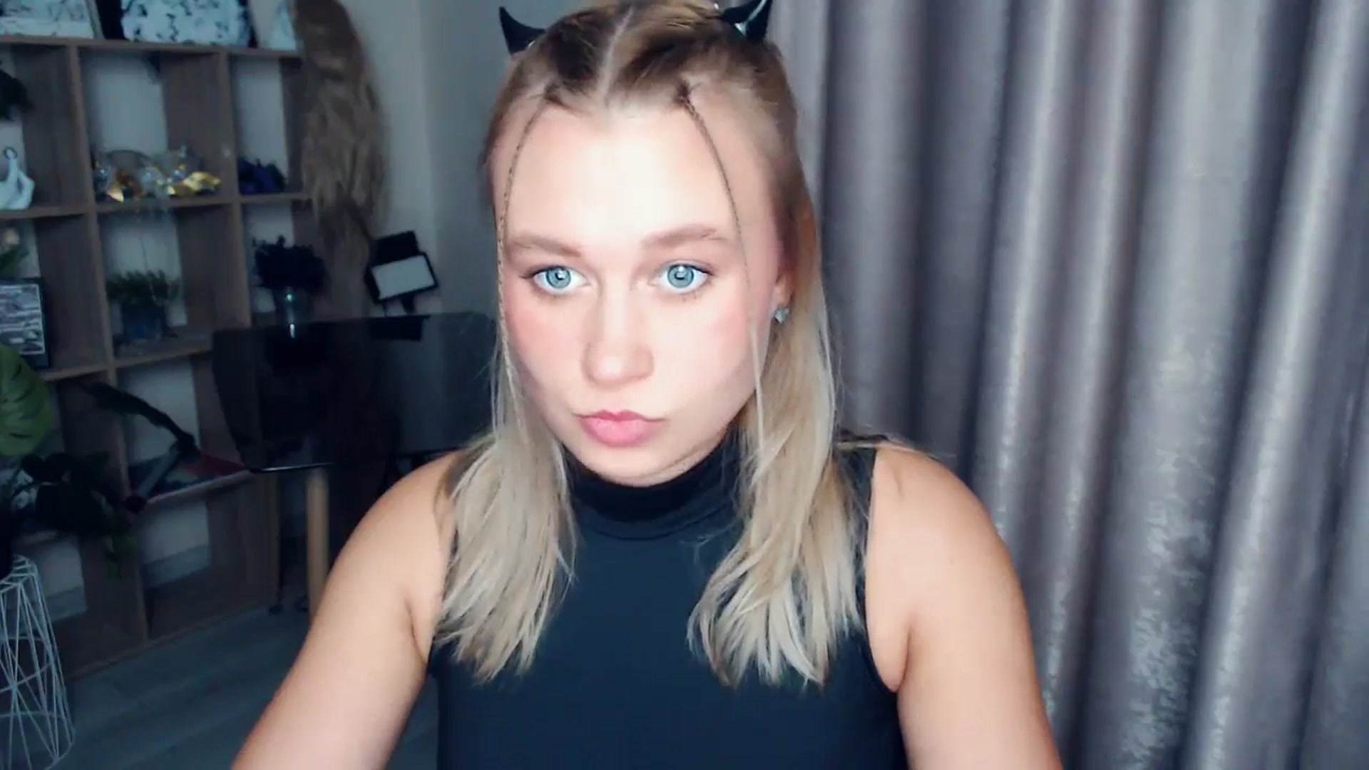 Gallery image thumbnail from Kukla_kolduna's myfreecams stream on, 12/17/2025, 18:01 image 20 of 20
