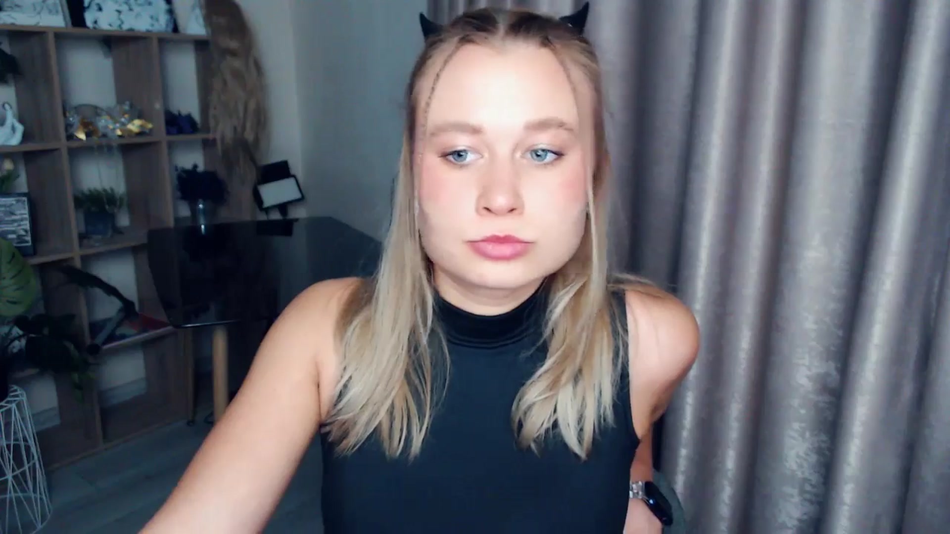 Gallery image thumbnail from Kukla_kolduna's myfreecams stream on, 12/17/2025, 18:01 image 10 of 20