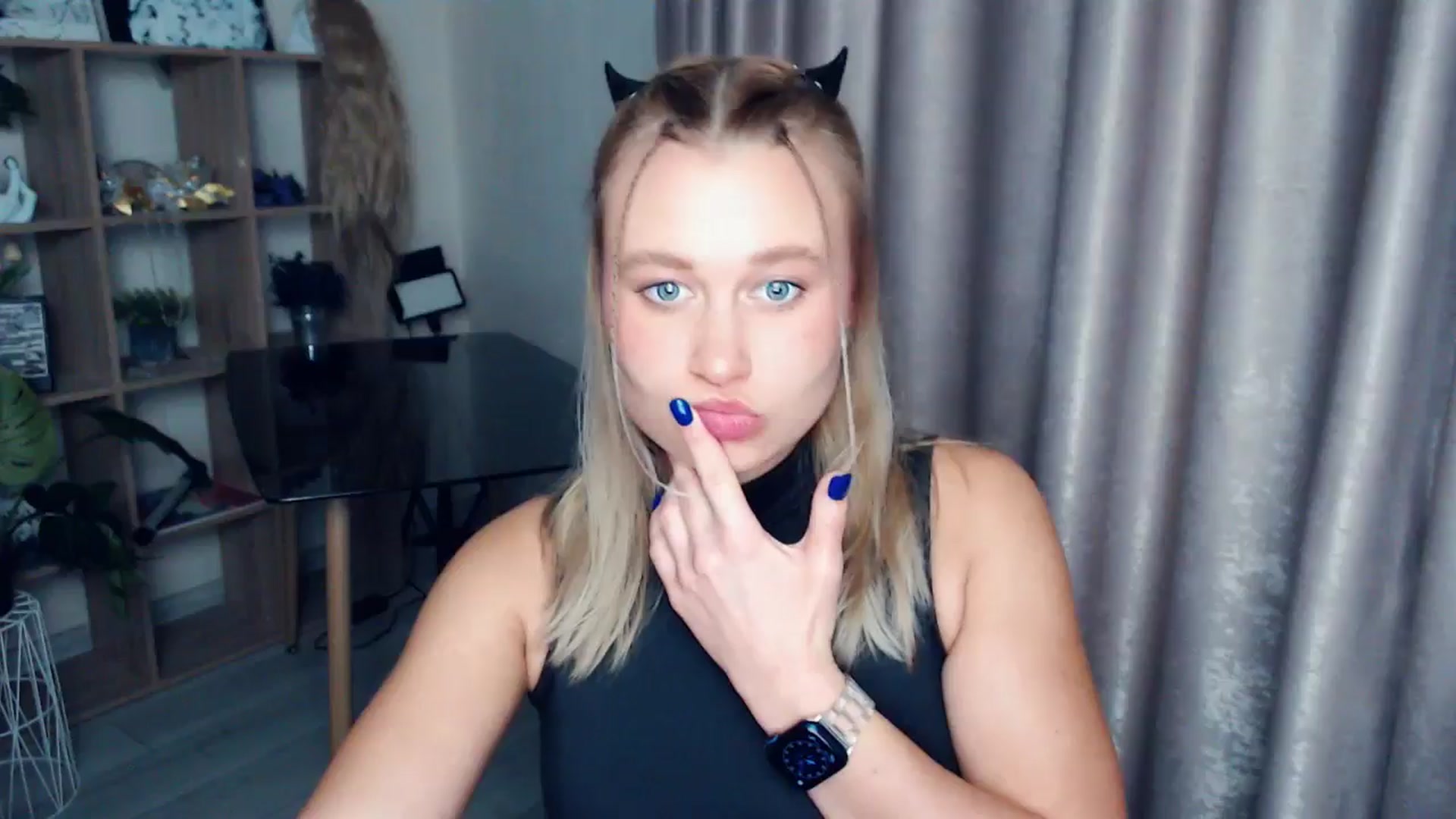 Gallery image thumbnail from Kukla_kolduna's myfreecams stream on, 12/17/2025, 18:01 image 17 of 20