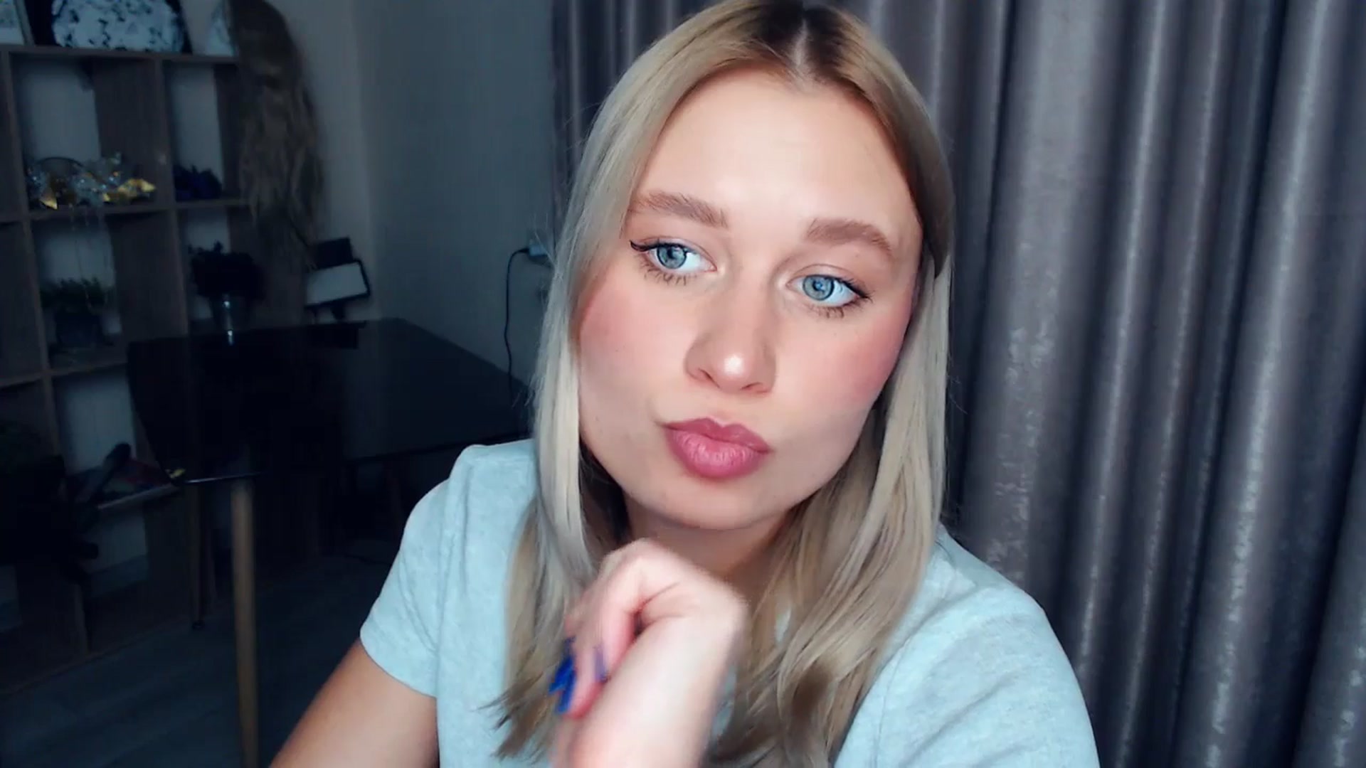 Gallery image thumbnail from Kukla_kolduna's myfreecams stream on, 12/18/2025, 17:11 image 7 of 20