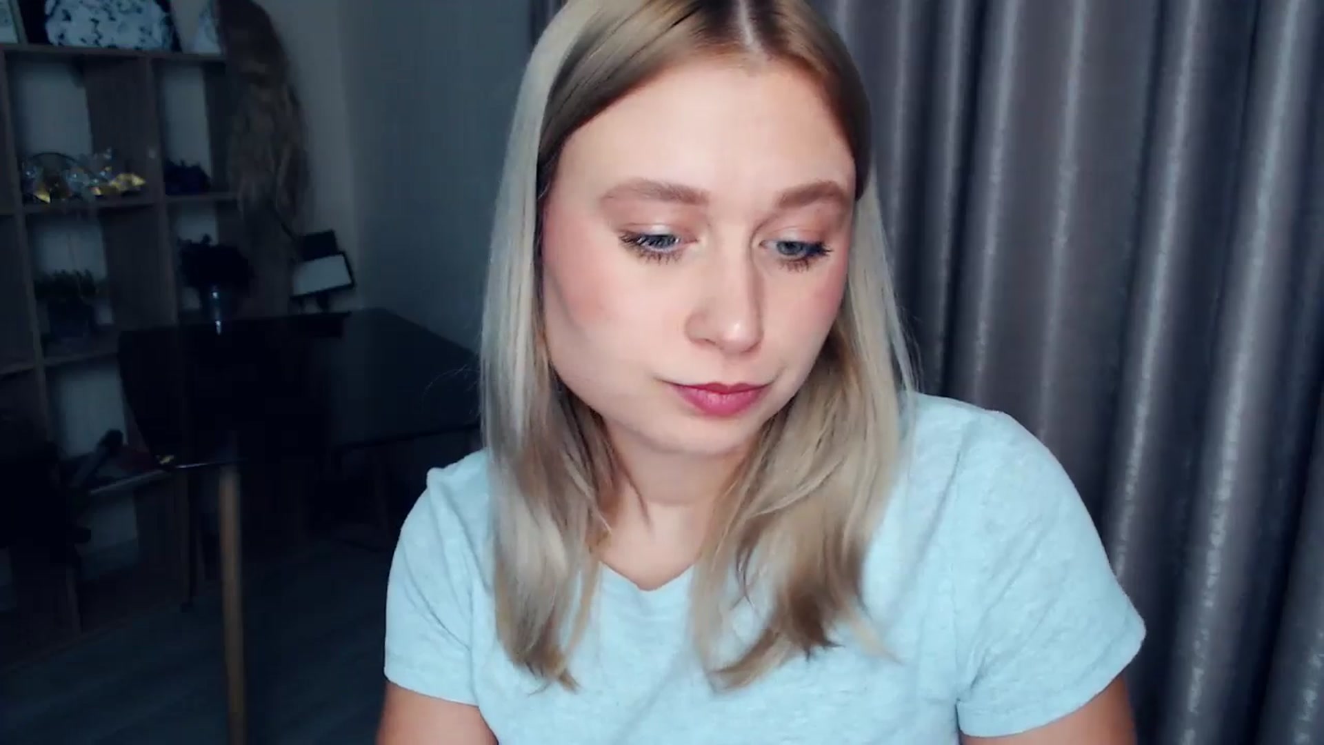Gallery image thumbnail from Kukla_kolduna's myfreecams stream on, 12/18/2025, 18:14 image 17 of 20