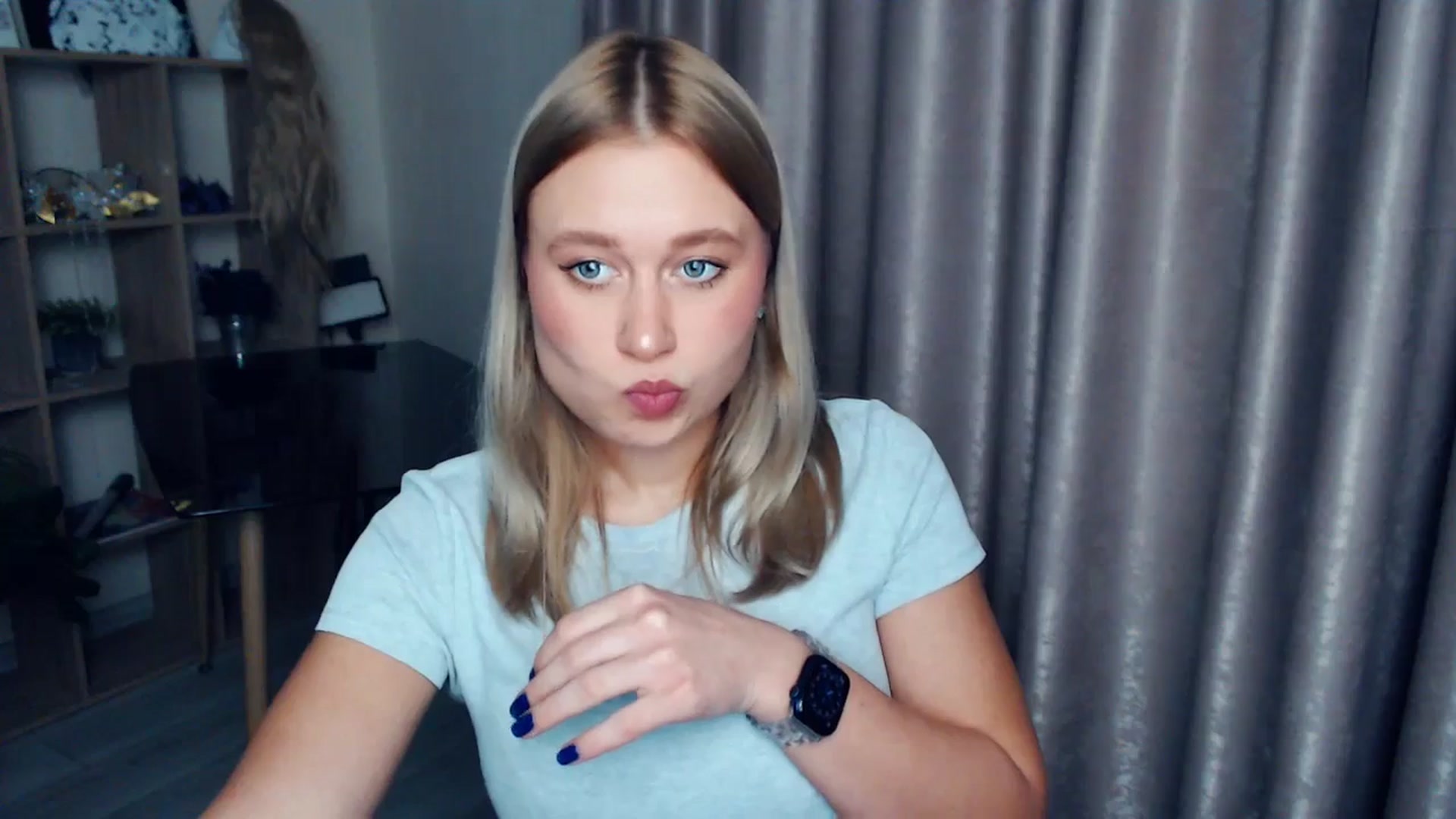 Gallery image thumbnail from Kukla_kolduna's myfreecams stream on, 12/18/2025, 18:14 image 2 of 20