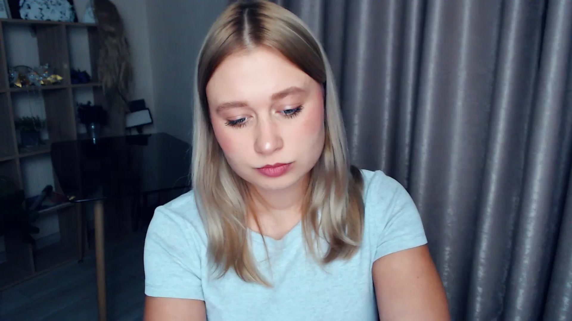 Gallery image thumbnail from Kukla_kolduna's myfreecams stream on, 12/18/2025, 18:14 image 14 of 20