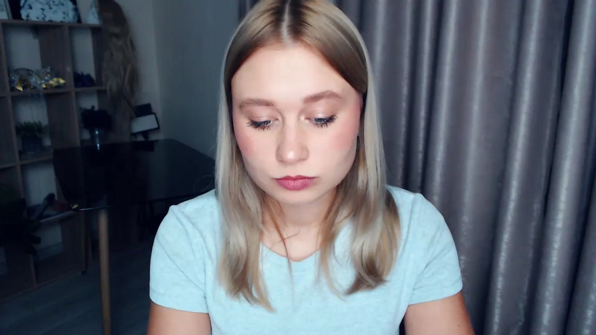 Gallery image thumbnail from Kukla_kolduna's myfreecams stream on, 12/18/2025, 18:14 image 9 of 20