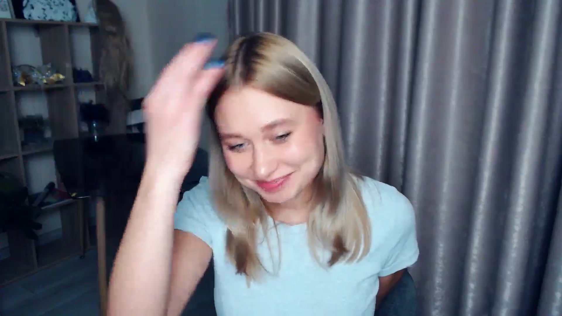 Gallery image thumbnail from Kukla_kolduna's myfreecams stream on, 12/18/2025, 18:14 image 20 of 20