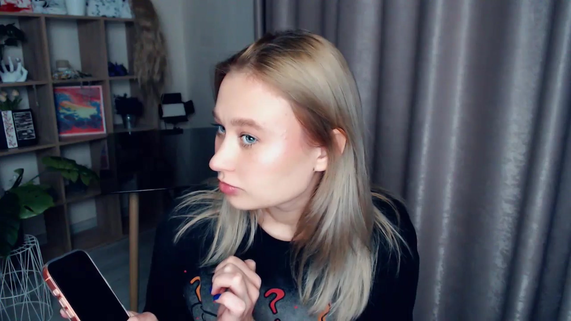 Gallery image thumbnail from Kukla_kolduna's myfreecams stream on, 12/19/2025, 17:03 image 12 of 20