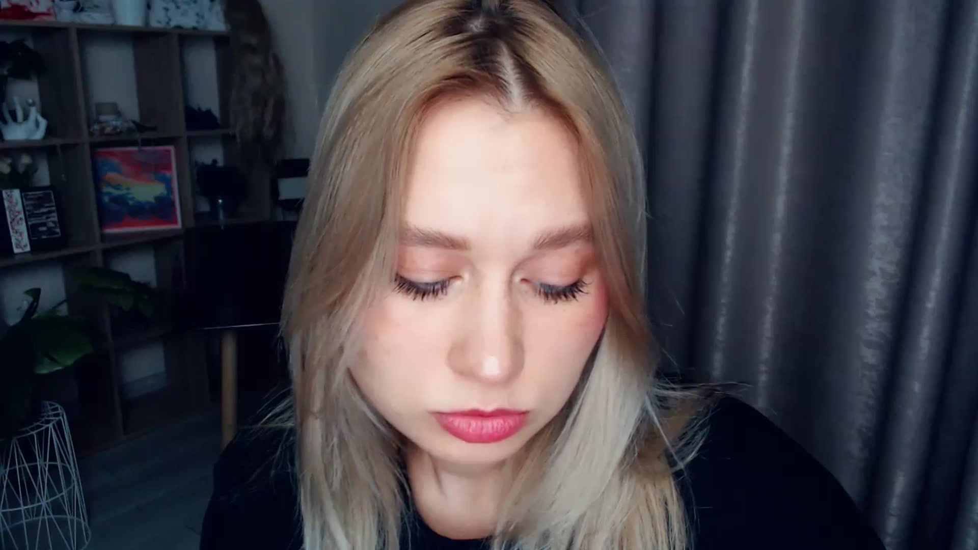 Gallery image thumbnail from Kukla_kolduna's myfreecams stream on, 12/19/2025, 17:03 image 17 of 20