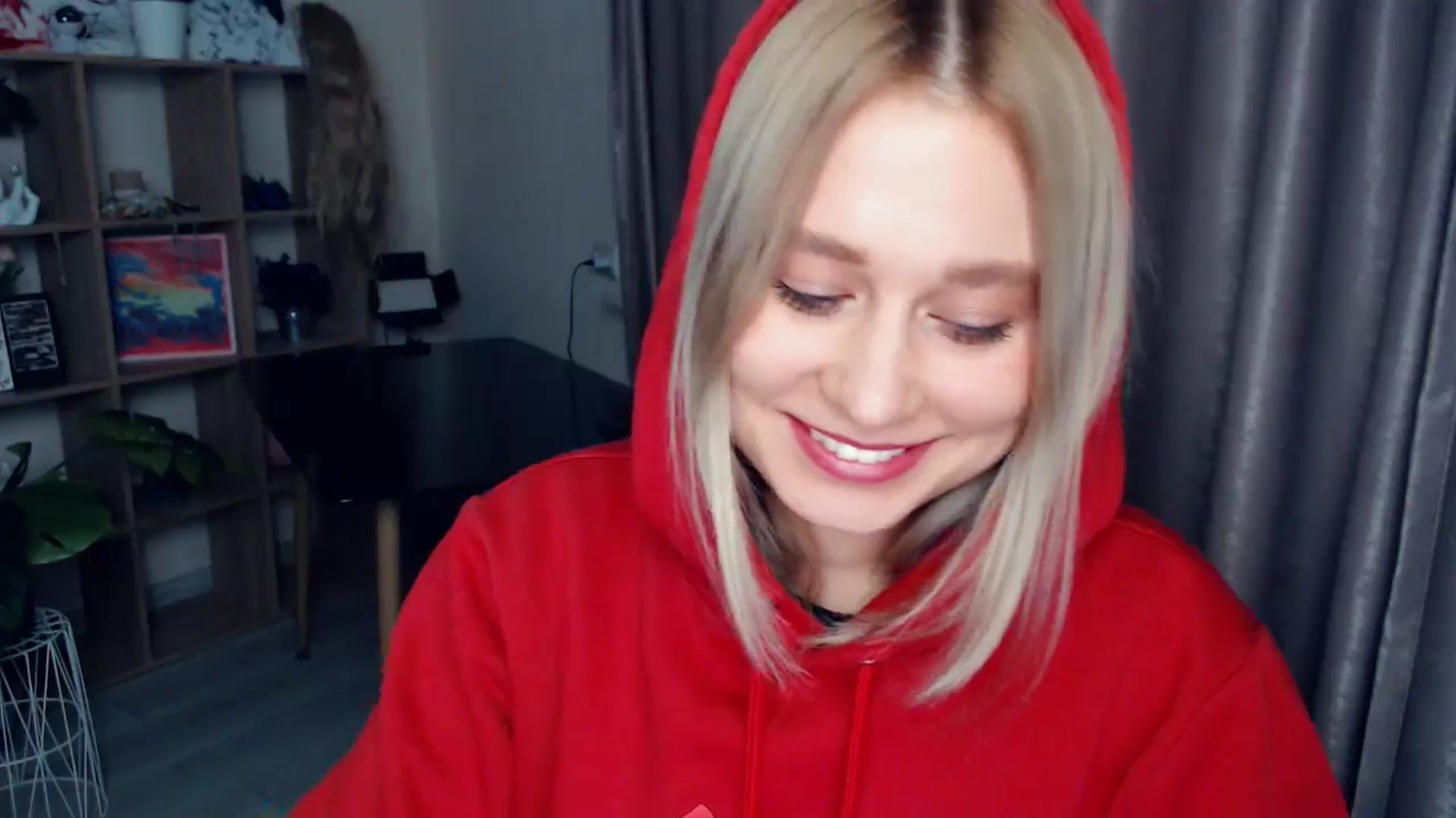 Gallery image thumbnail from Kukla_kolduna's myfreecams stream on, 12/19/2025, 19:15 image 12 of 20