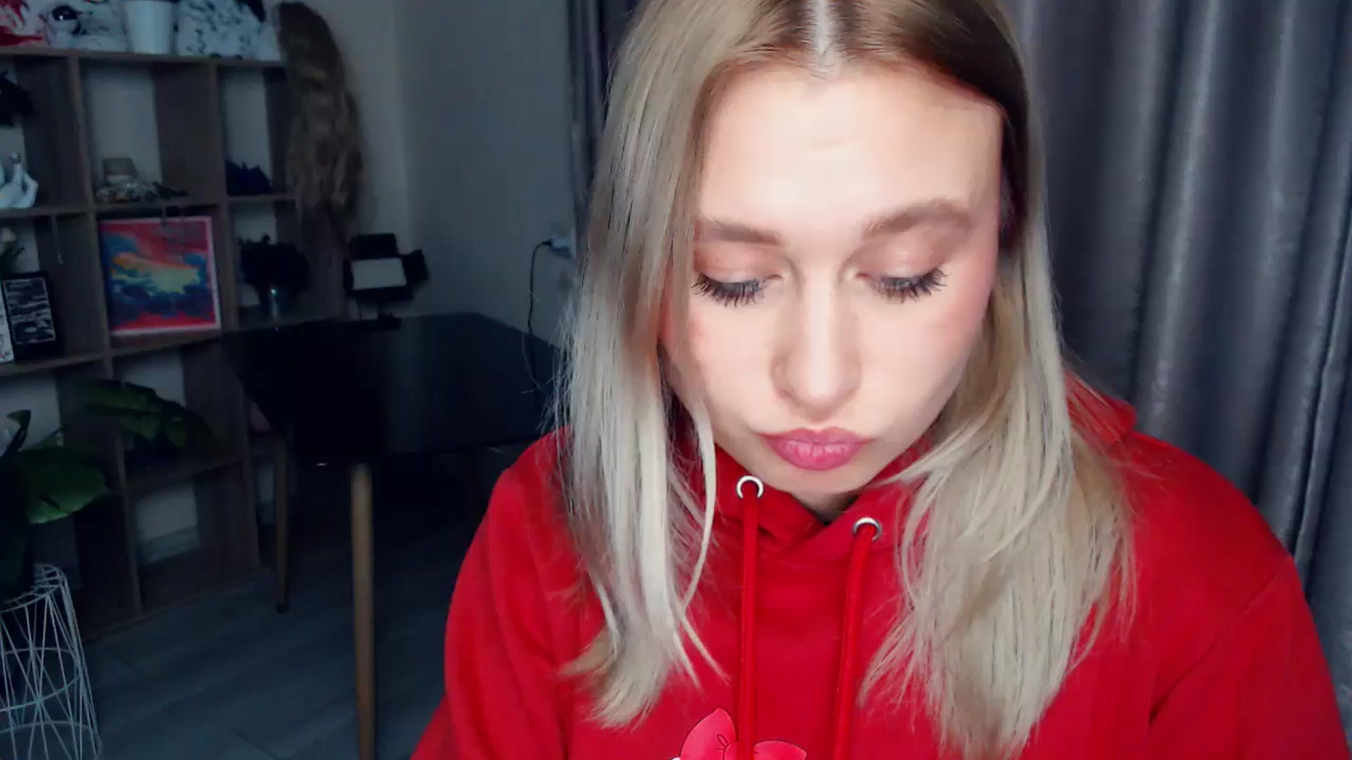 Gallery image thumbnail from Kukla_kolduna's myfreecams stream on, 12/19/2025, 19:15 image 15 of 20